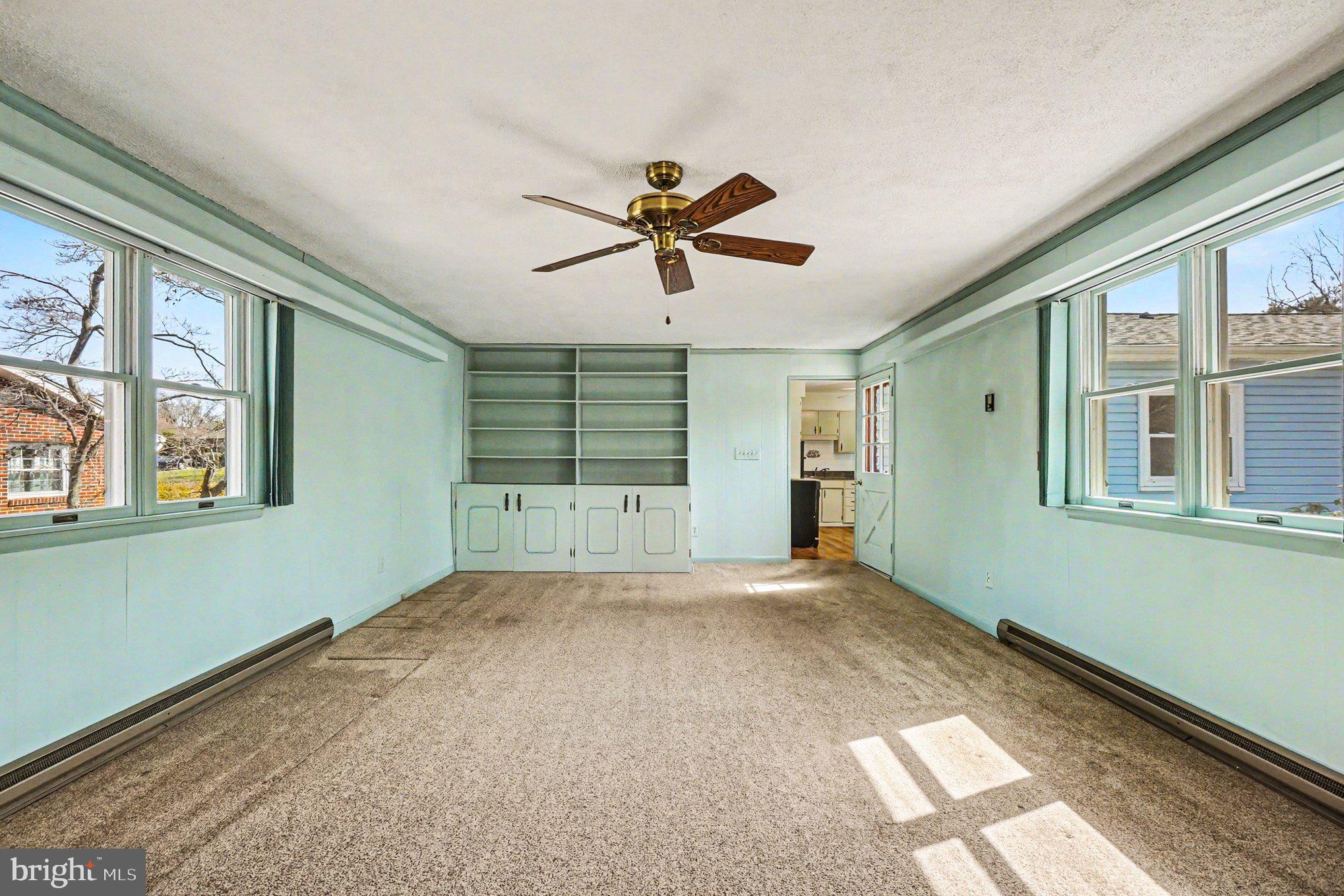 COLONIAL ACRES - Residential