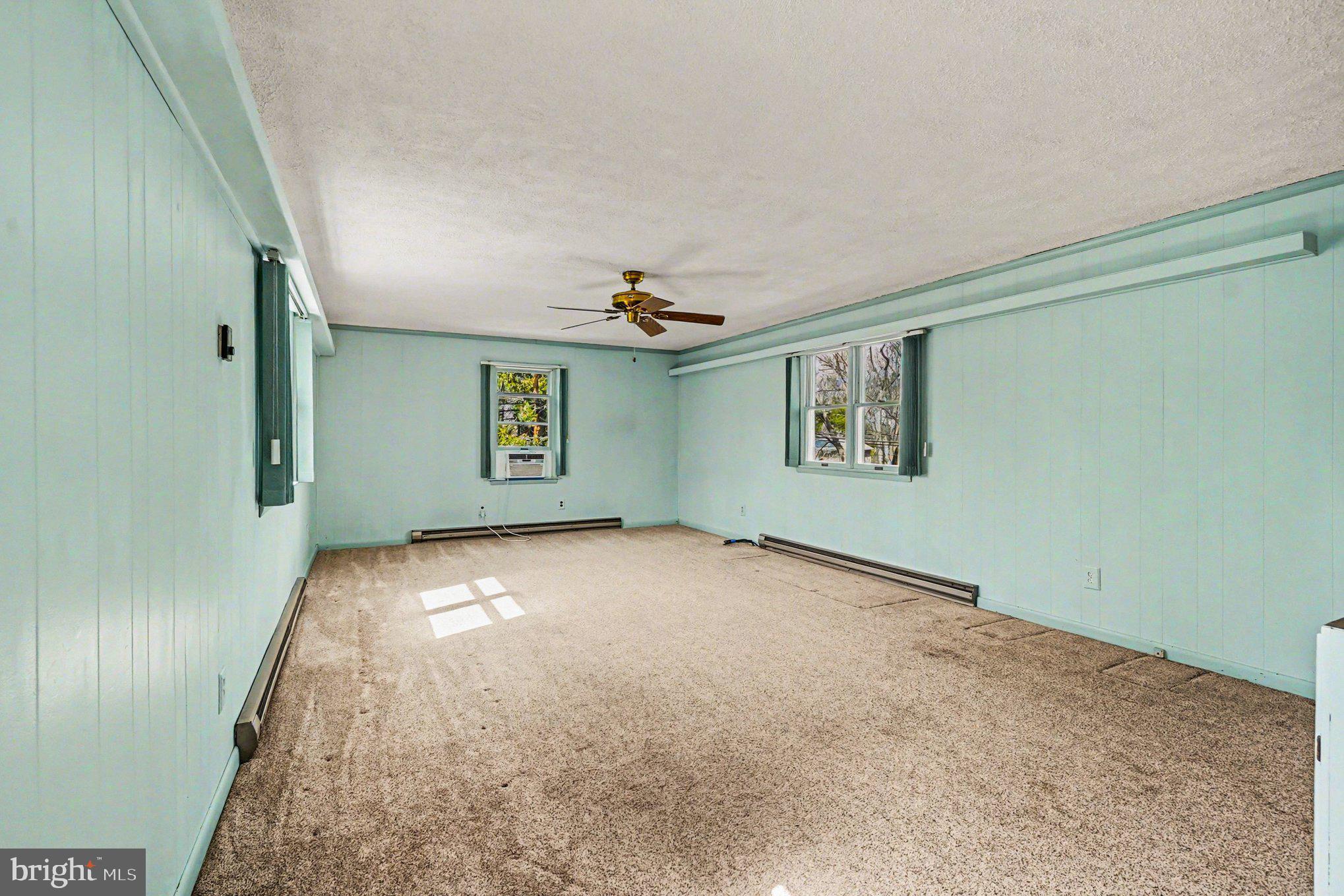 COLONIAL ACRES - Residential