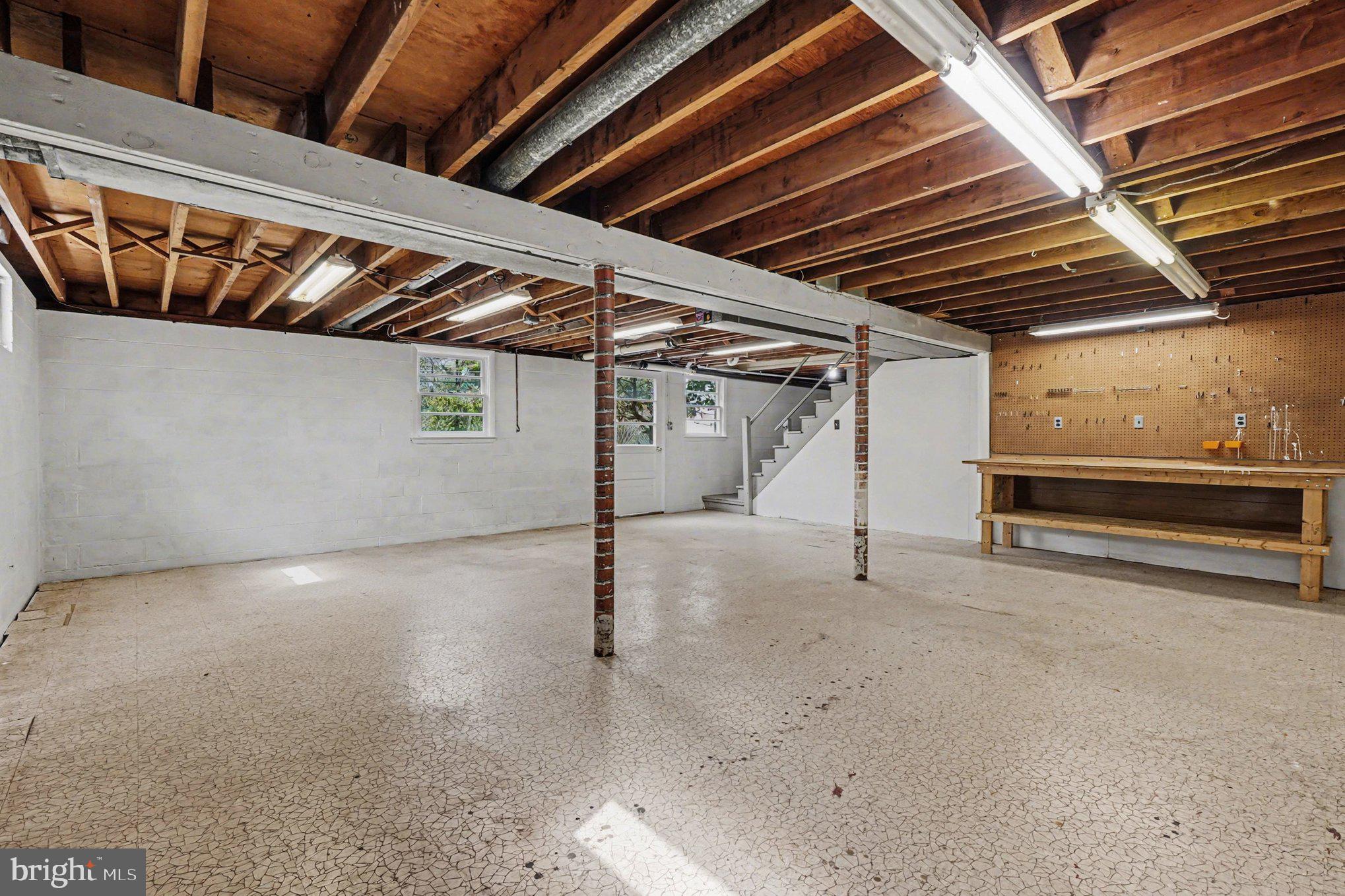 COLONIAL ACRES - Residential