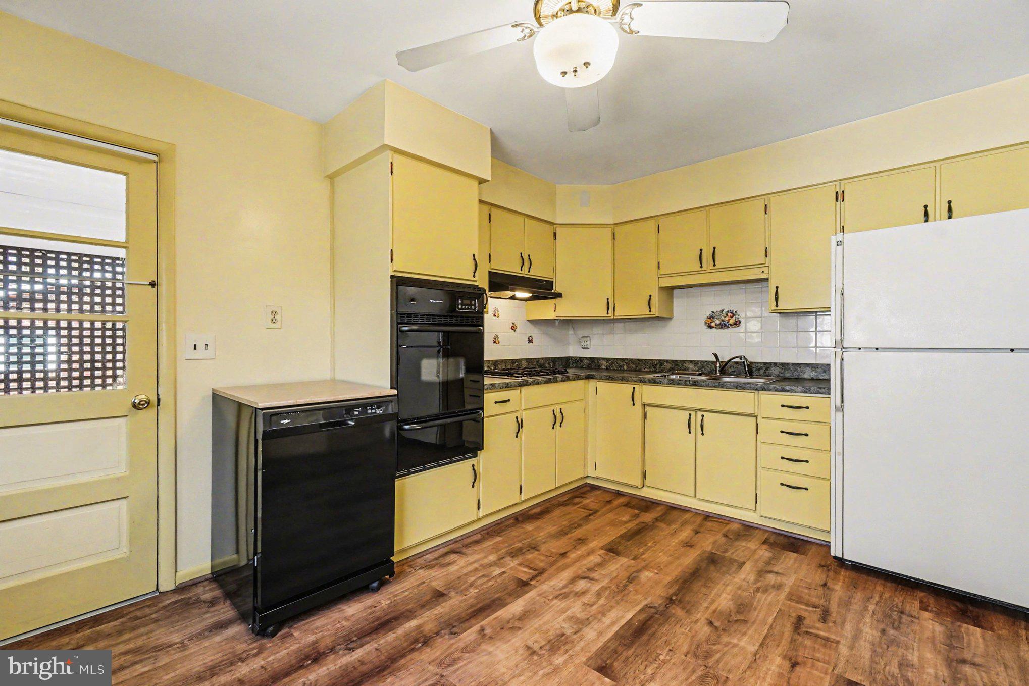 COLONIAL ACRES - Residential