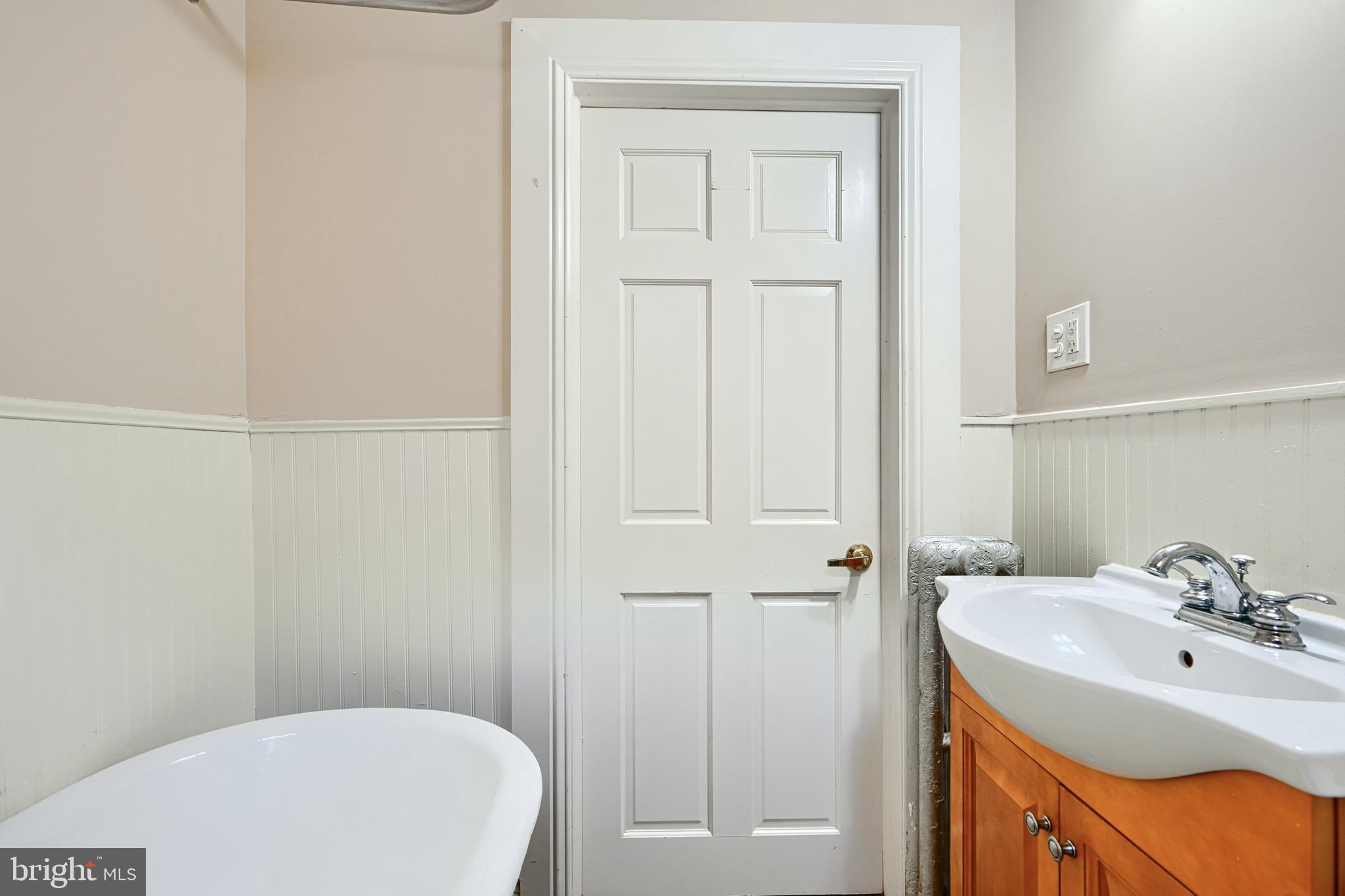 CHARLES VILLAGE - Residential