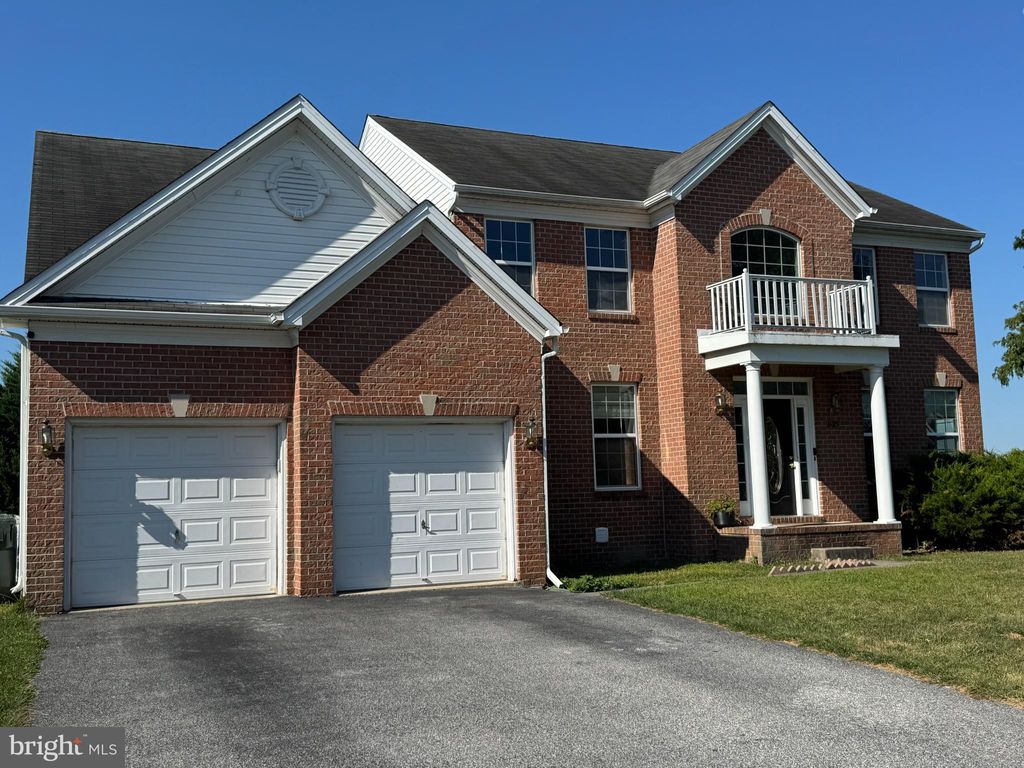 Photo of 1625 Rosebrook Drive, YORK, PA 17402 (MLS # PAYK2090262)