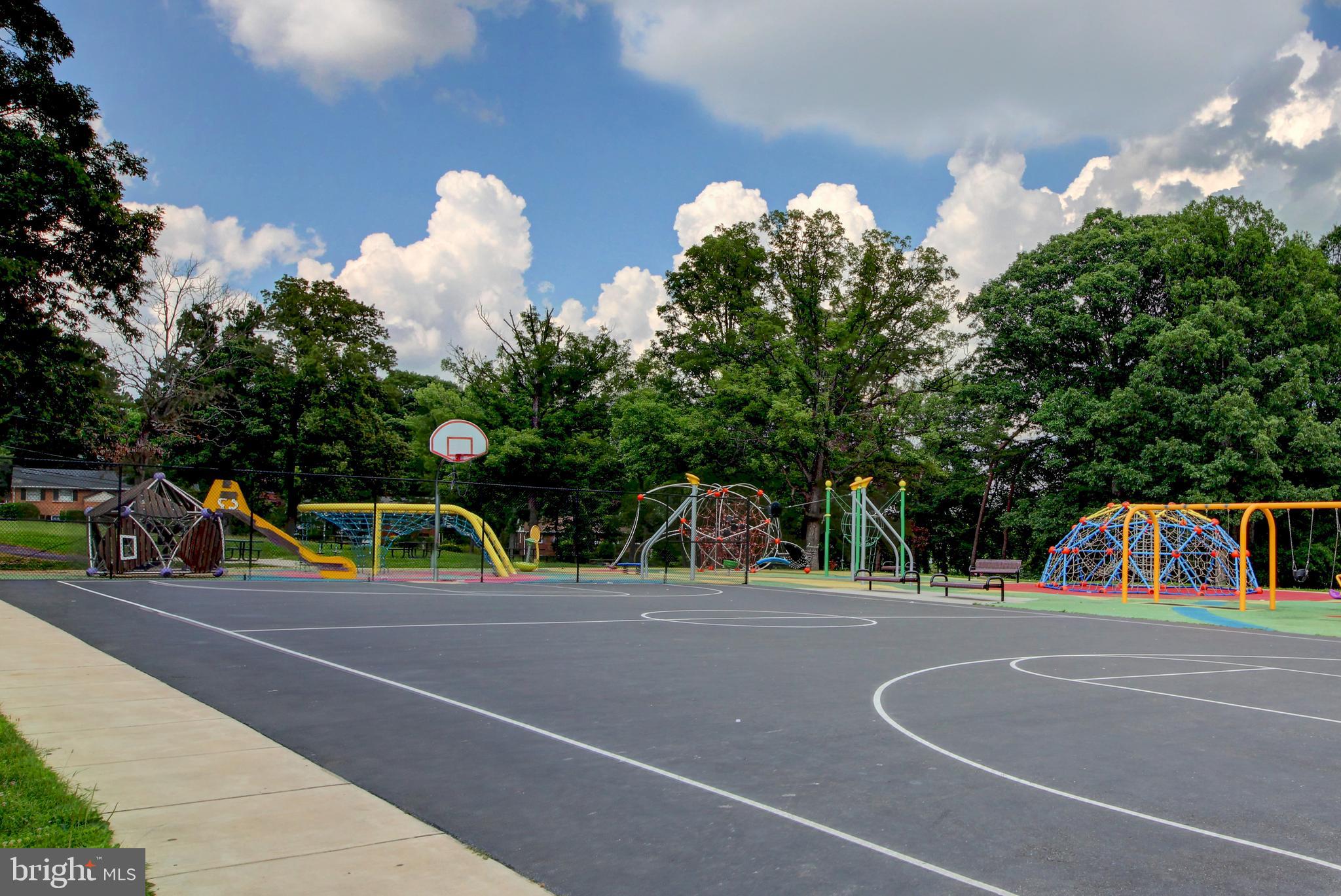 CALVERTON TOWNES - Residential