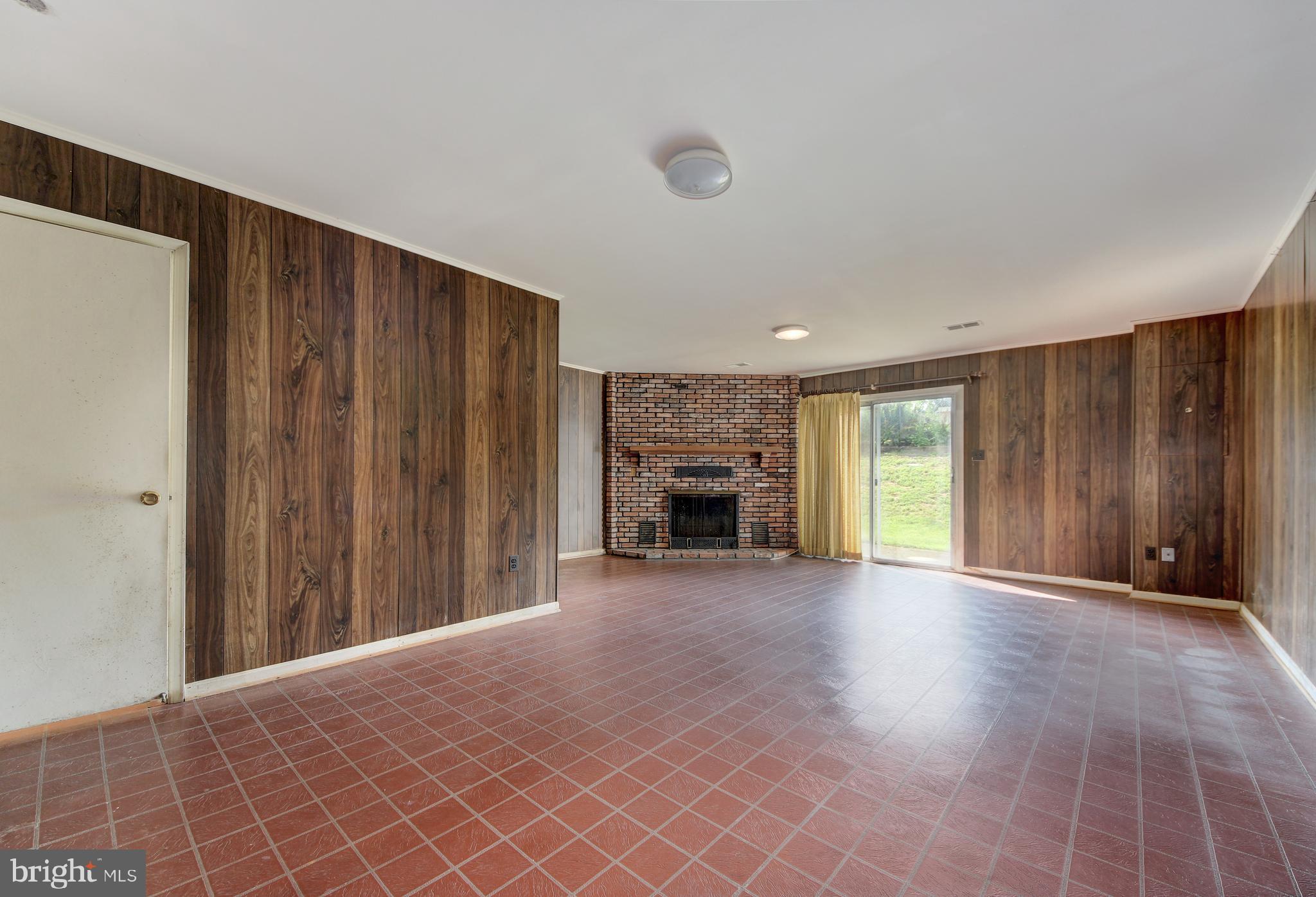 CALVERTON TOWNES - Residential