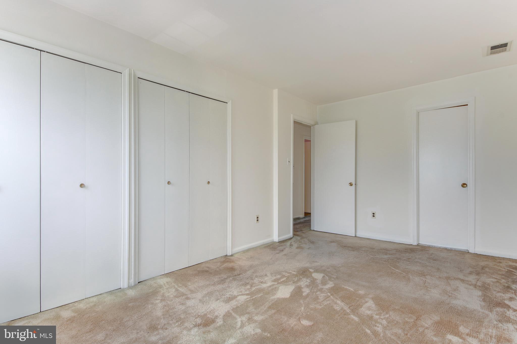 CALVERTON TOWNES - Residential