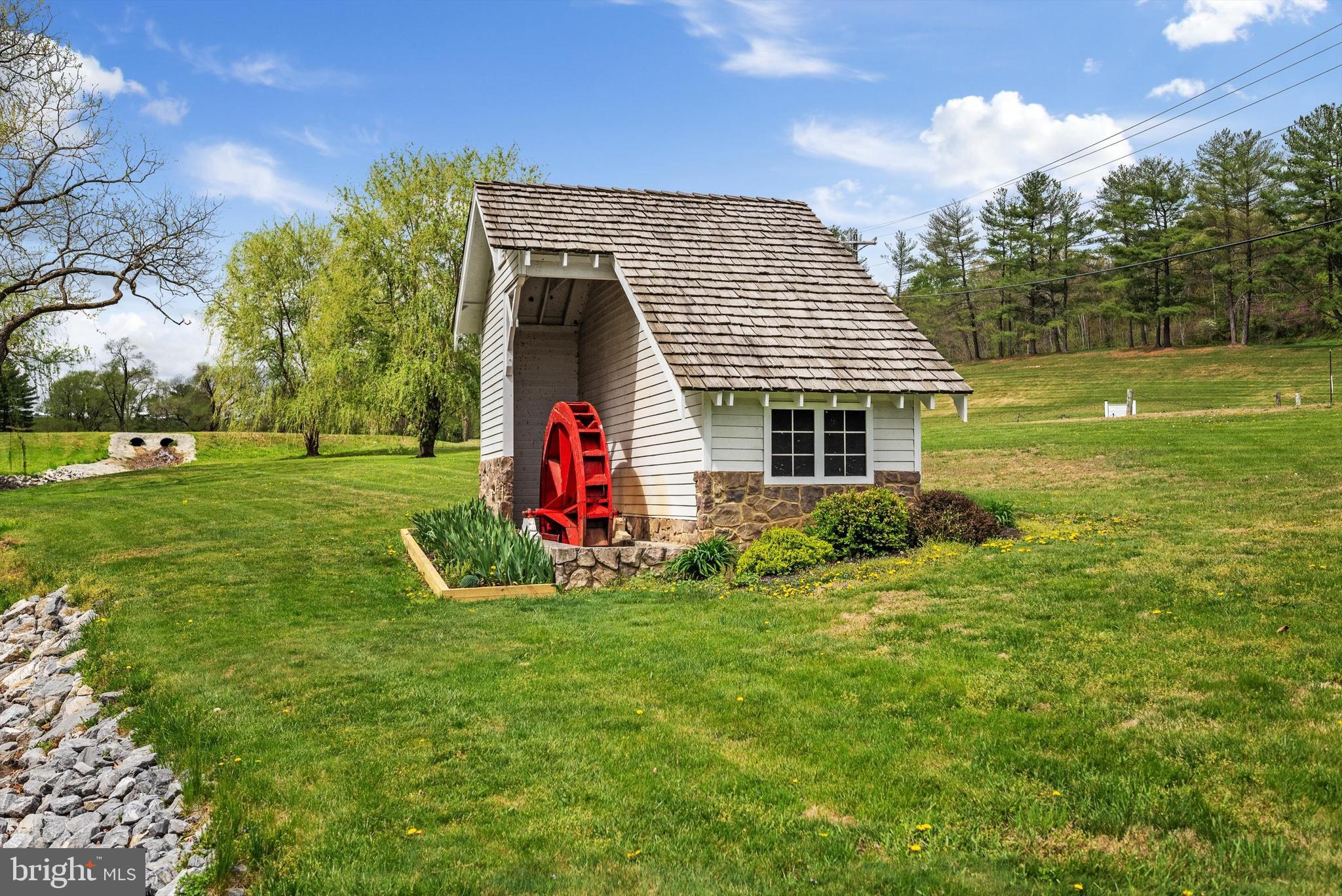 SHAWNEELAND - Residential