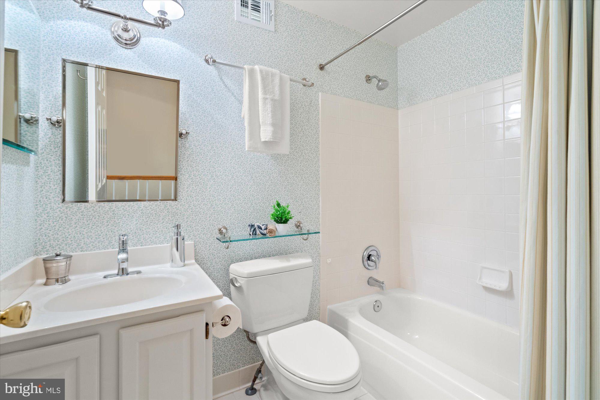 QUAKER HILL - Residential