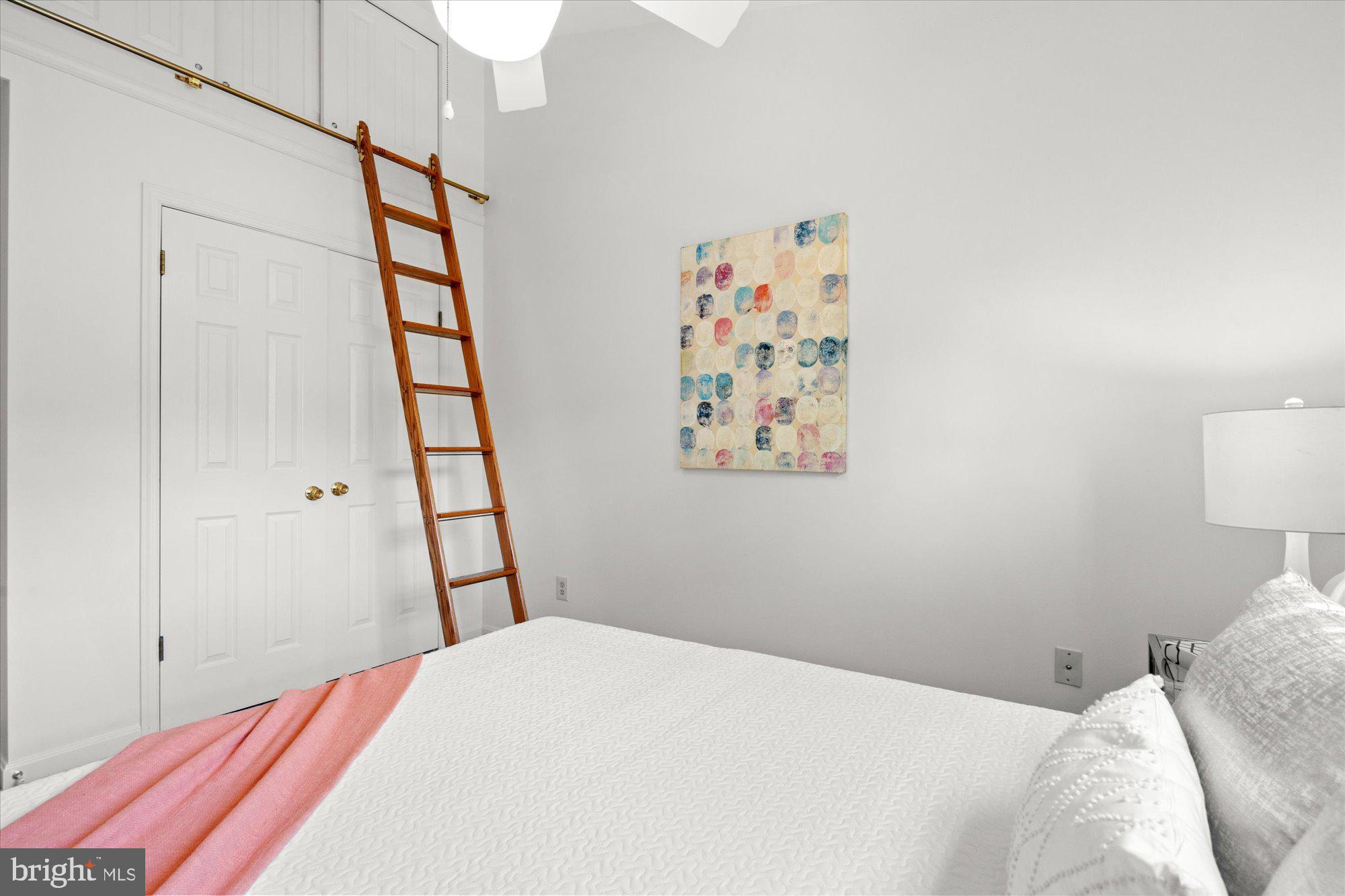 QUAKER HILL - Residential