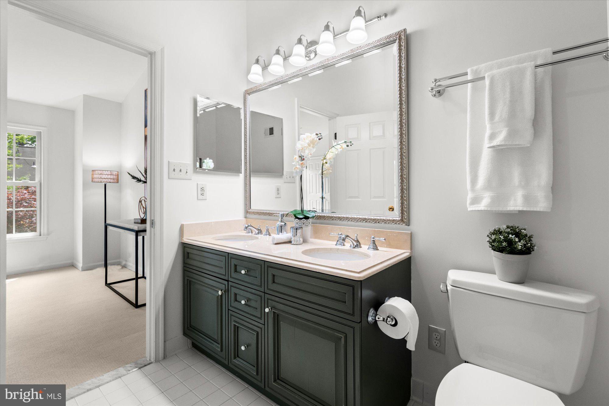 QUAKER HILL - Residential