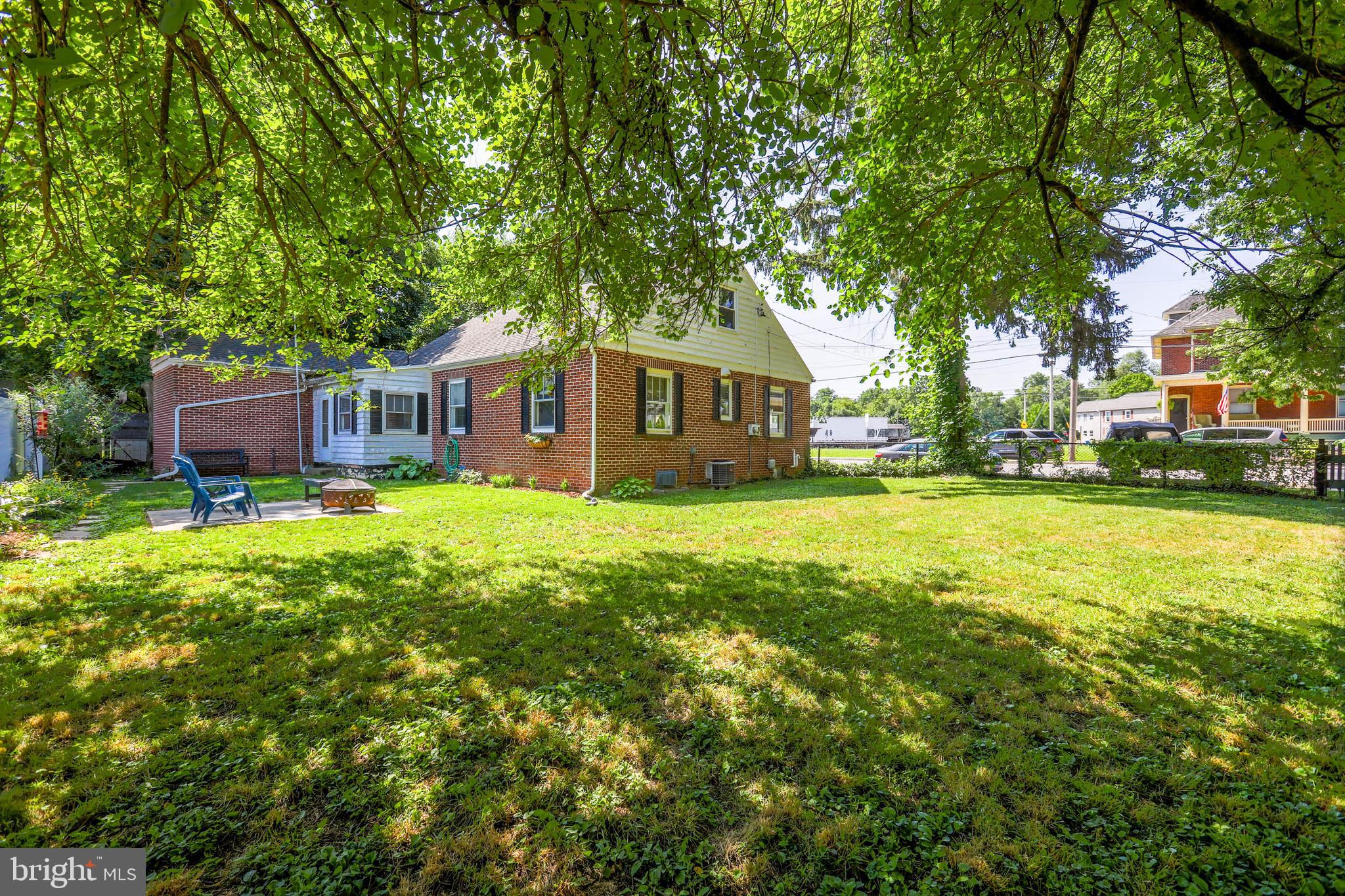 287 COLLEGE AVENUE
