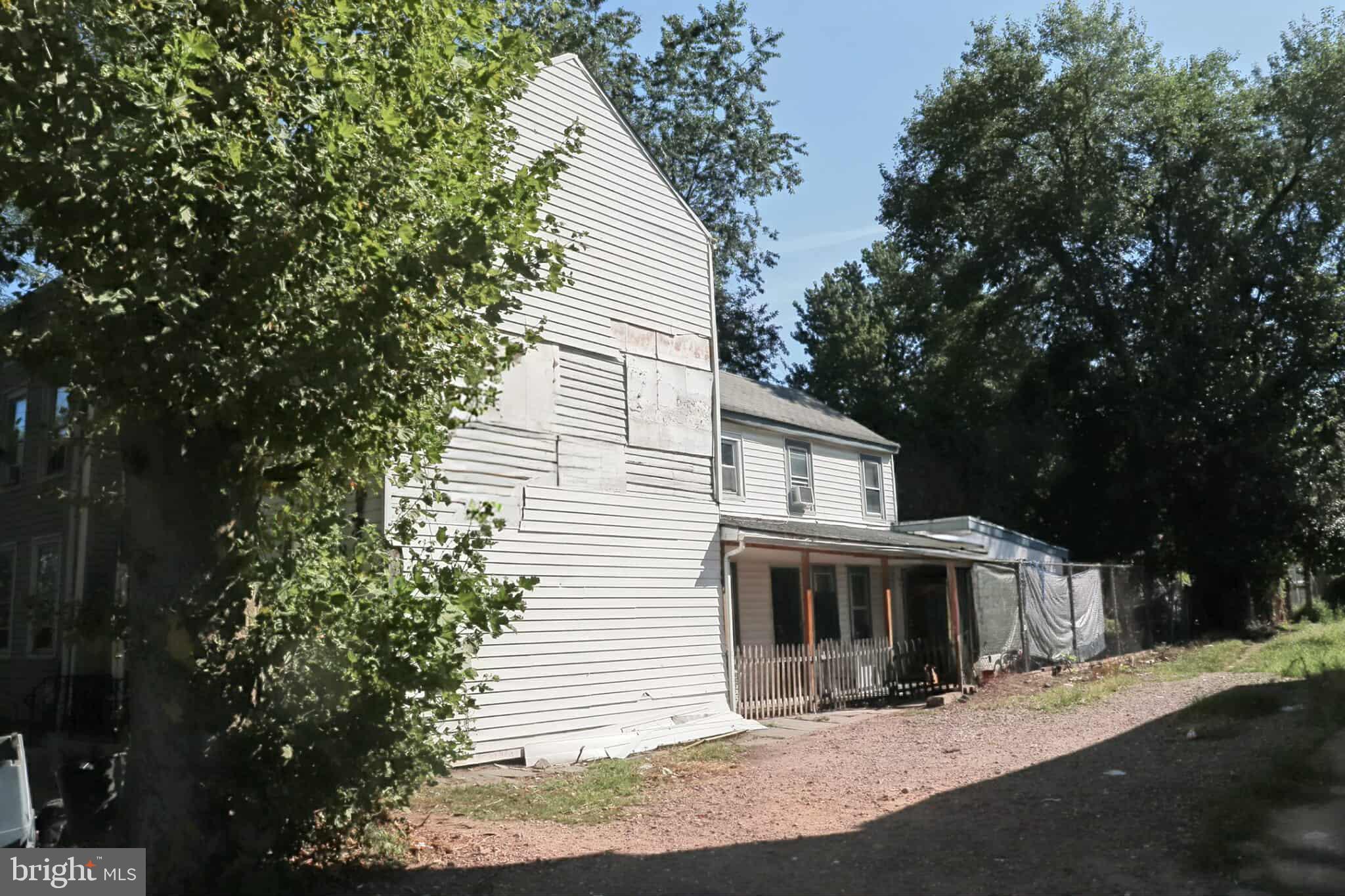 526 LAMBERTON STREET