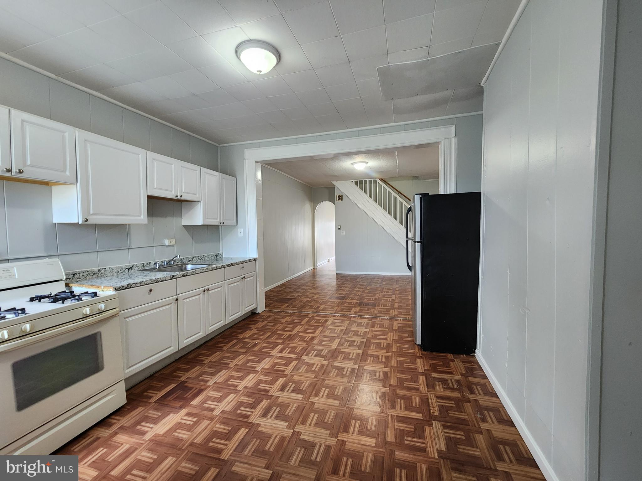 BROADWAY EAST - Residential