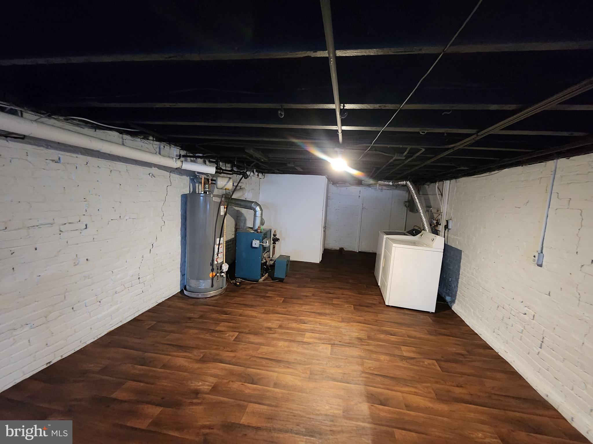 BROADWAY EAST - Residential