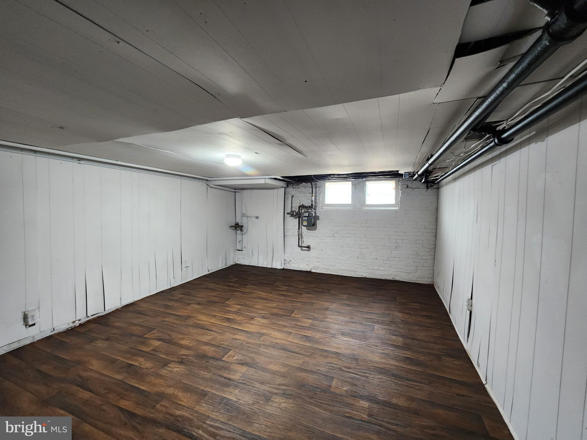 BROADWAY EAST - Residential