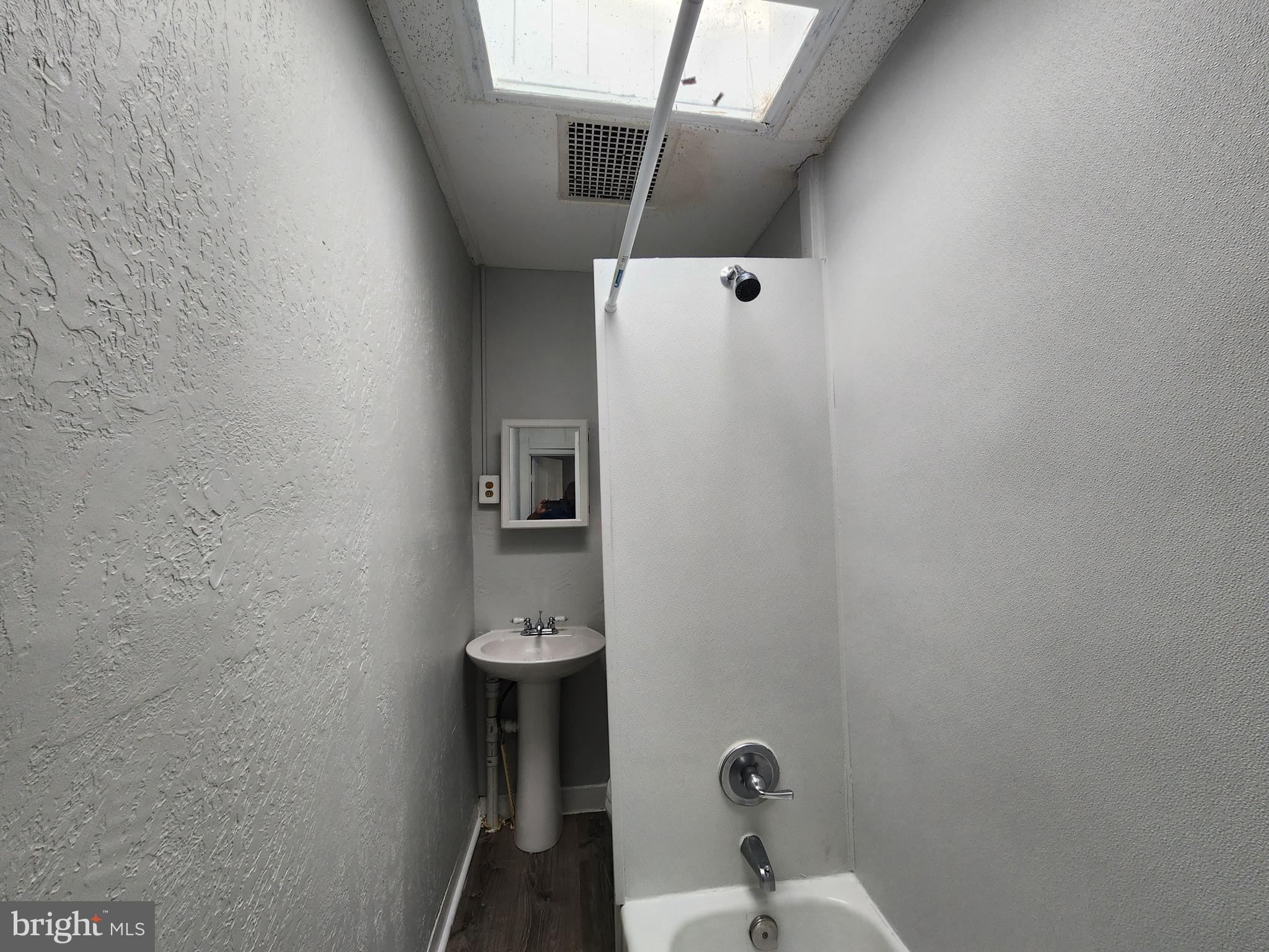 BROADWAY EAST - Residential