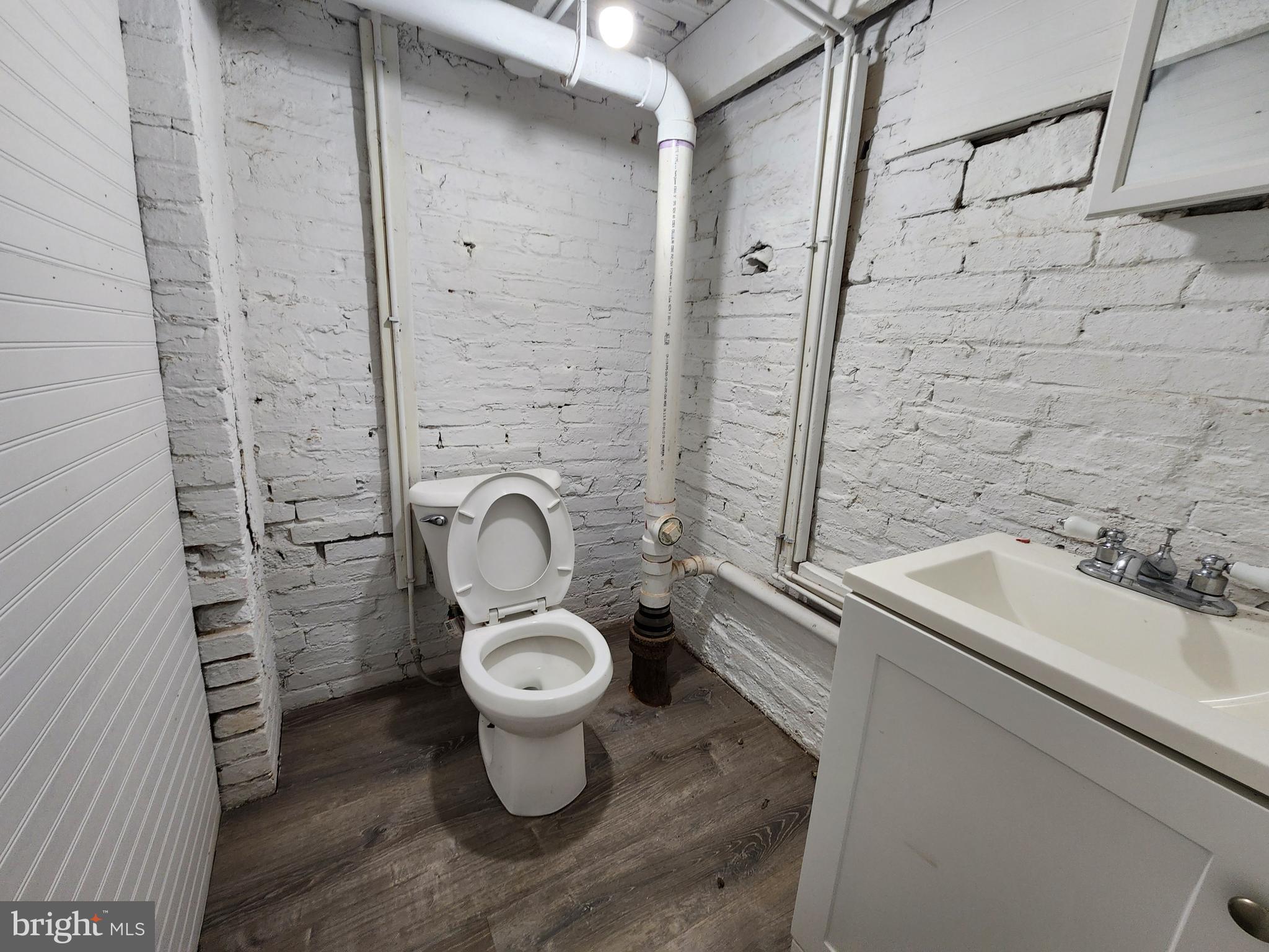 BROADWAY EAST - Residential