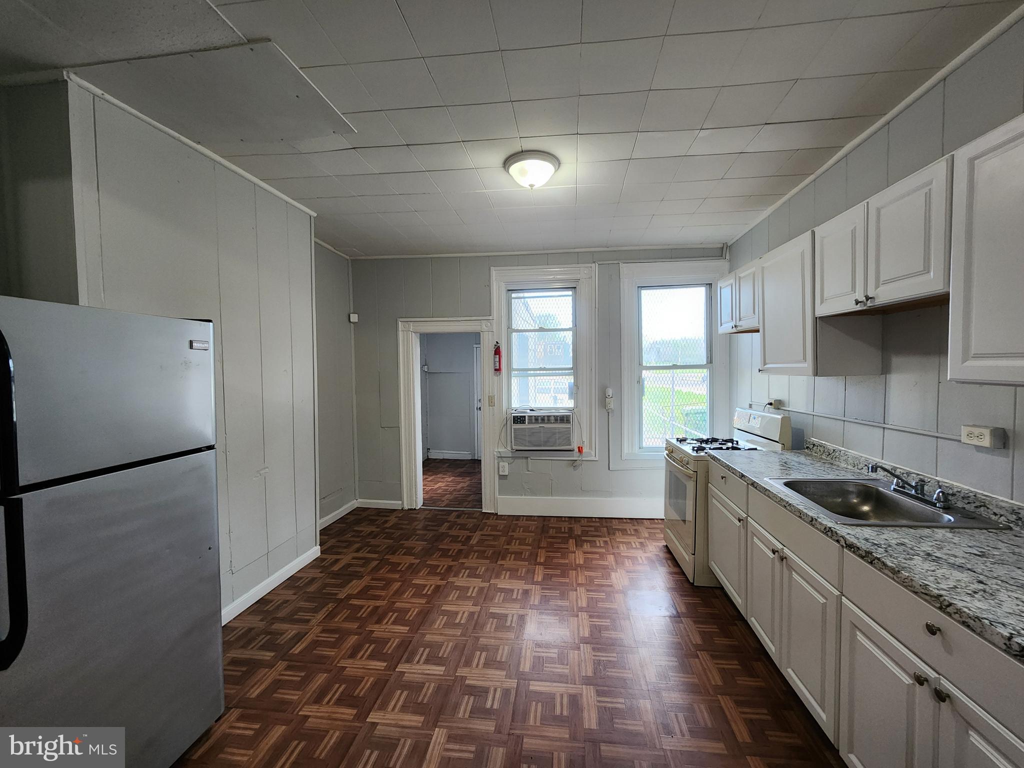 BROADWAY EAST - Residential