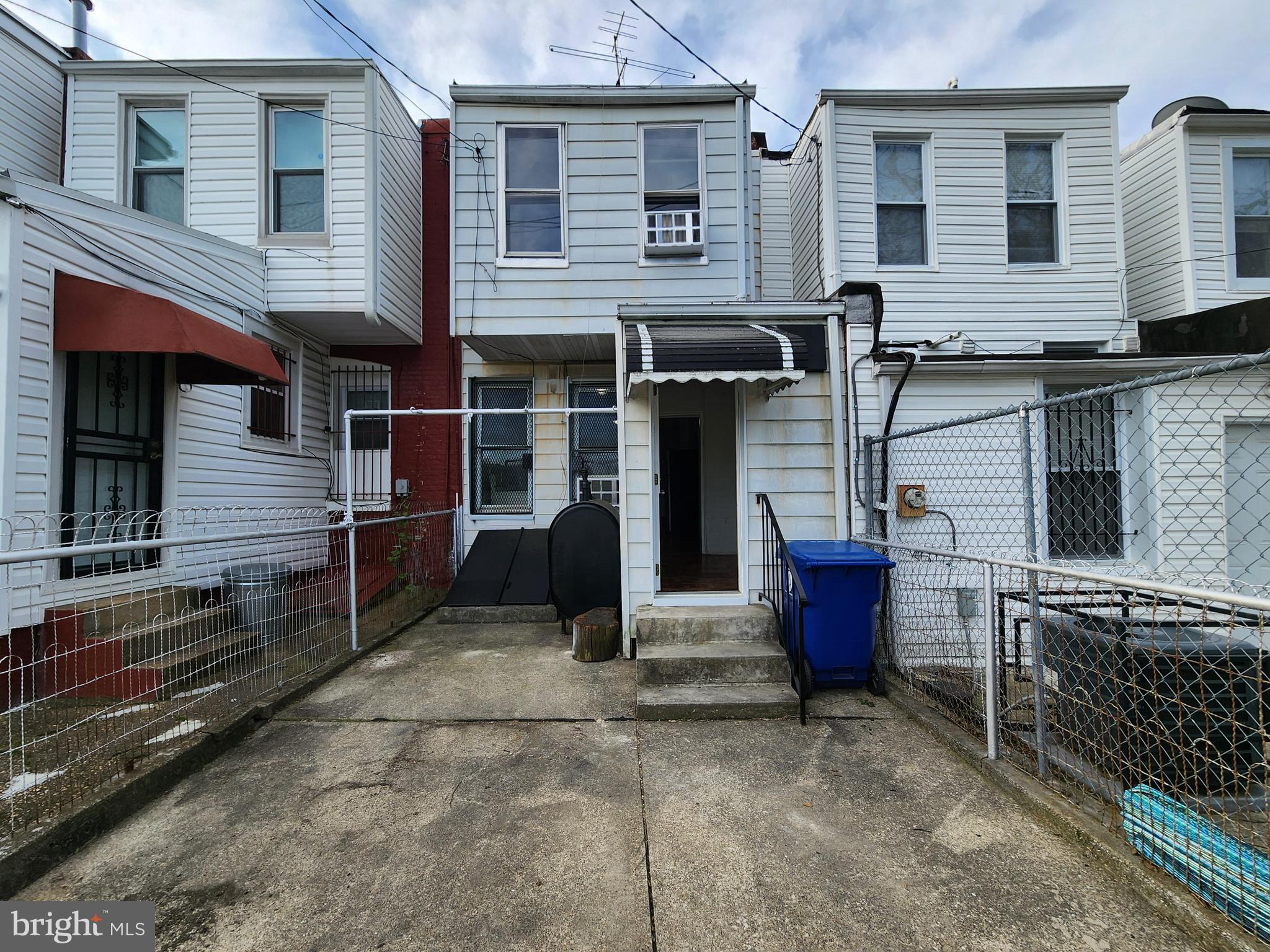 BROADWAY EAST - Residential