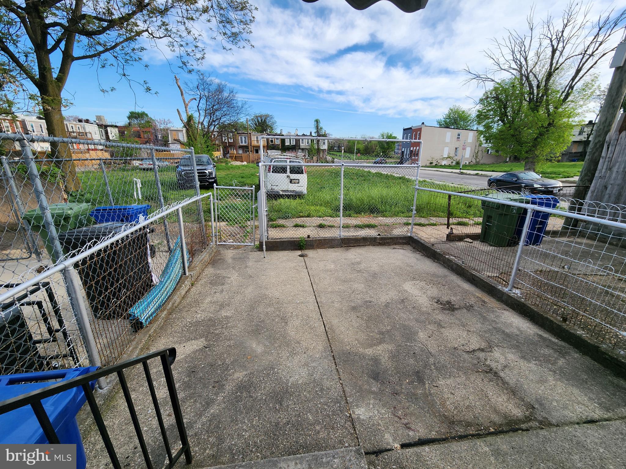 BROADWAY EAST - Residential