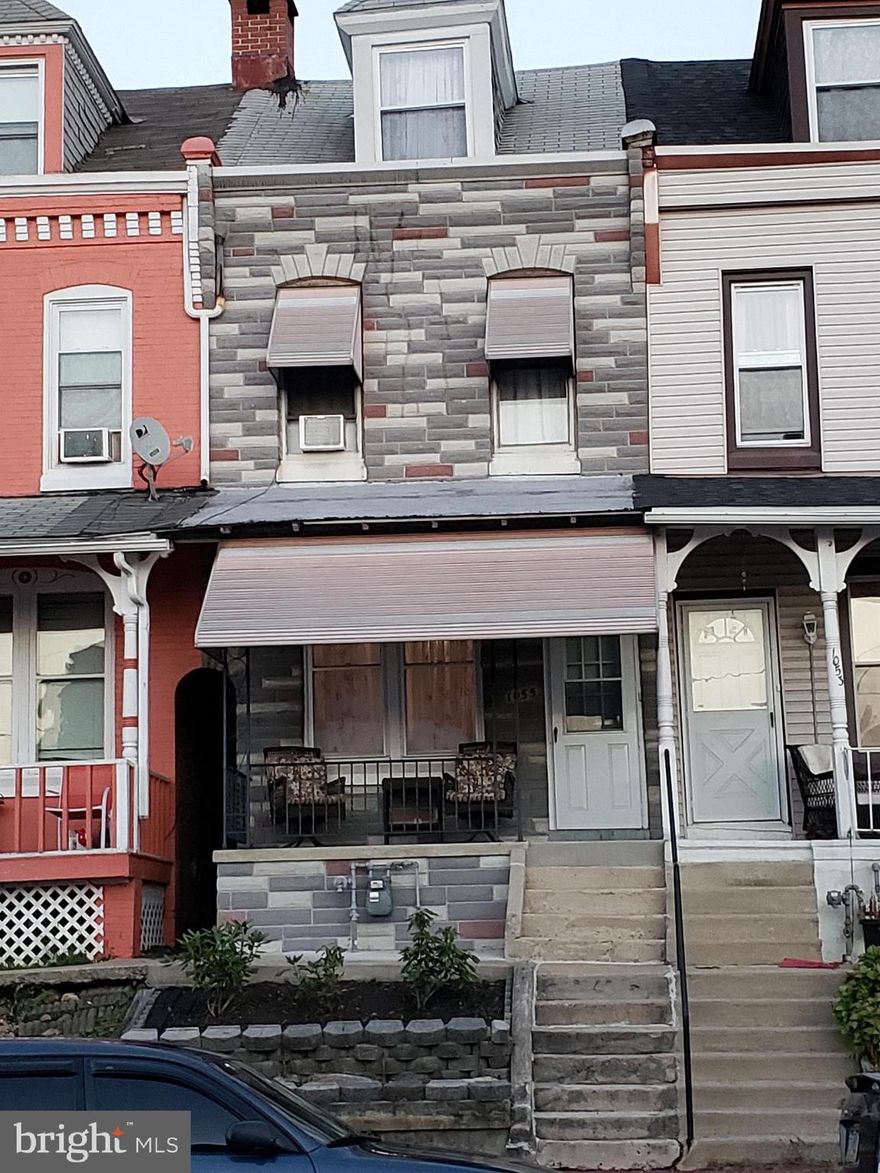 Don't miss your opportunity to own this well maintain home in the North East of Reading.  First floor offers comfortable living room space, following an open dining room and nice size kitchen.  This home offers economical gas heat.  Schedule your appointment today!