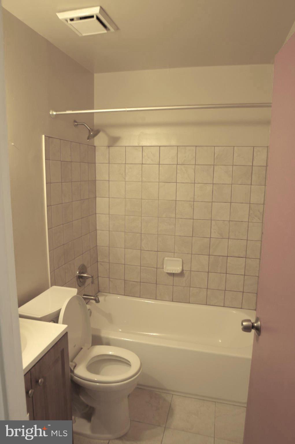 MANTUA - Residential Lease