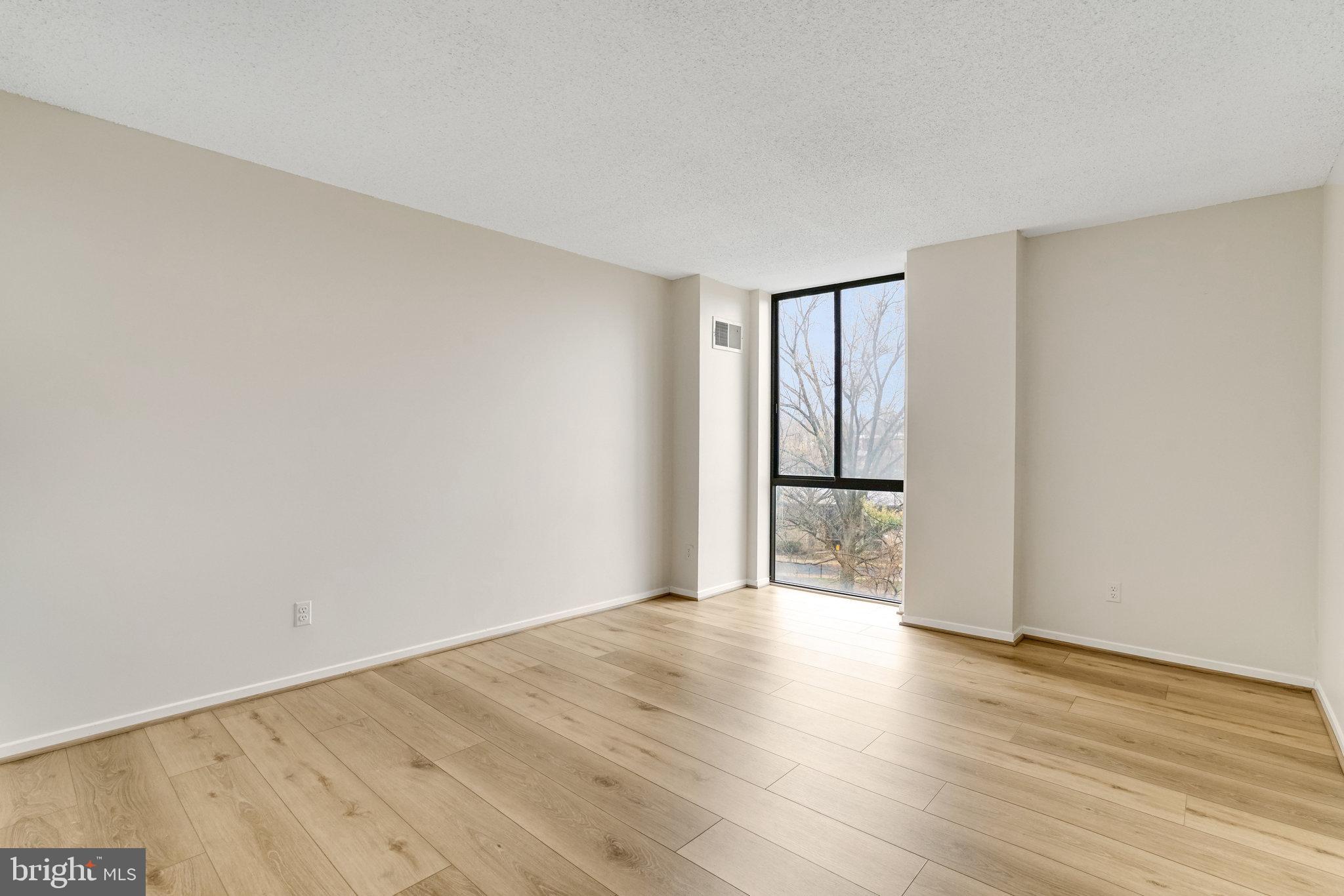 IDYLWOOD TOWERS CONDO - Residential Lease