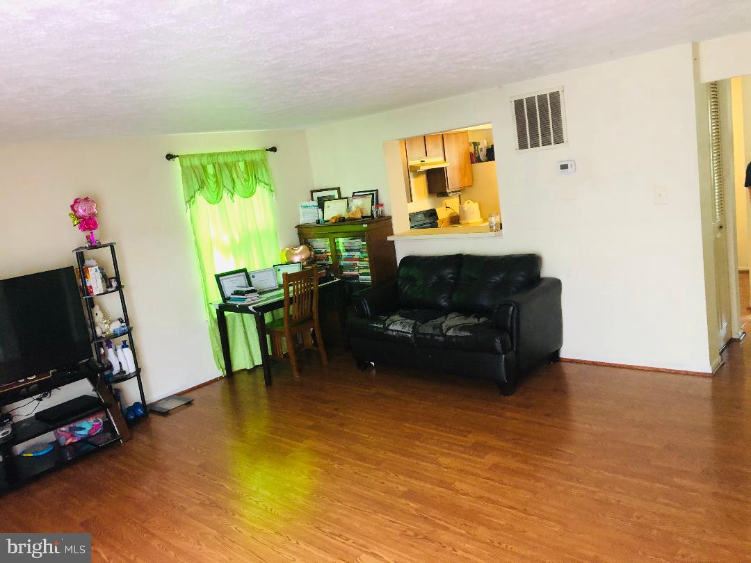 GLEN OAKS - Residential