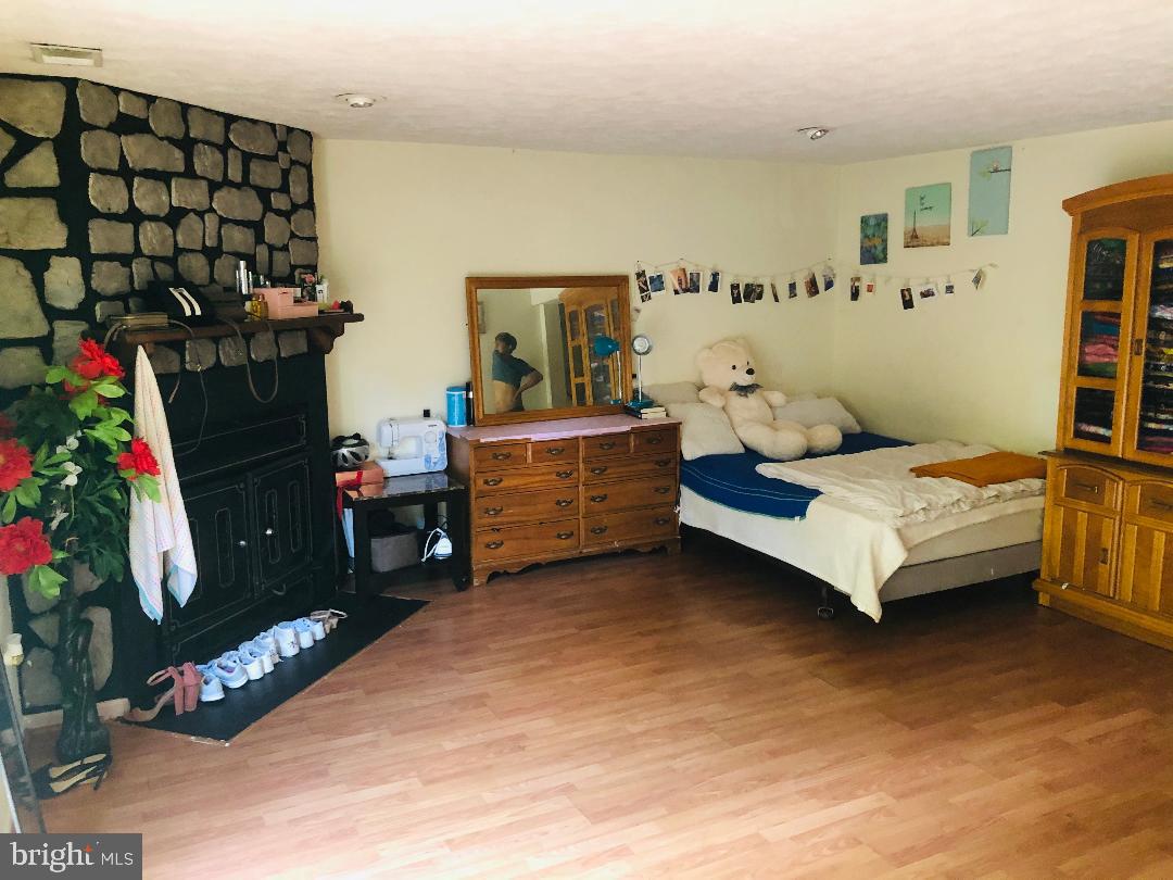 GLEN OAKS - Residential