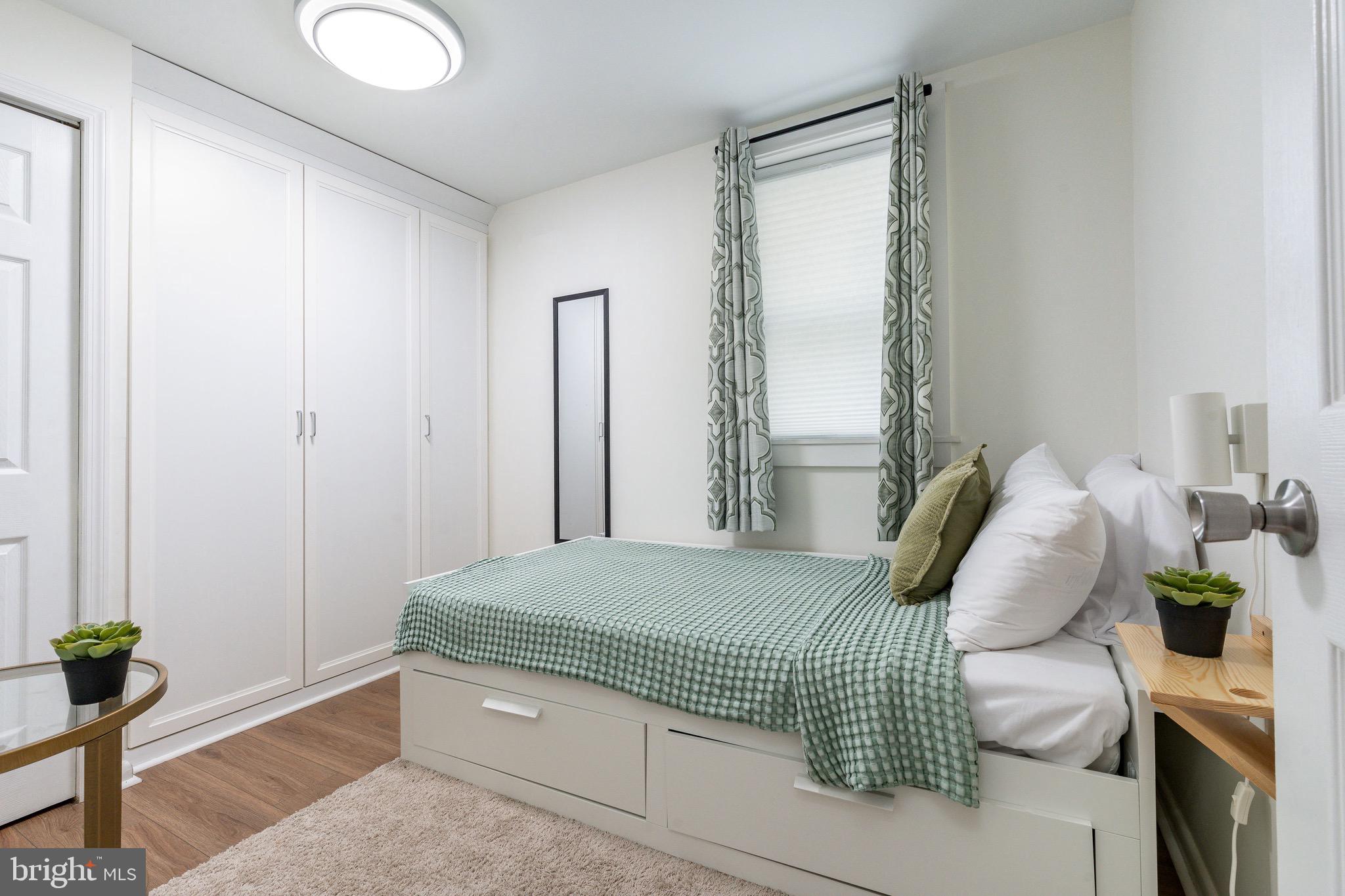 GRADUATE HOSPITAL - Residential