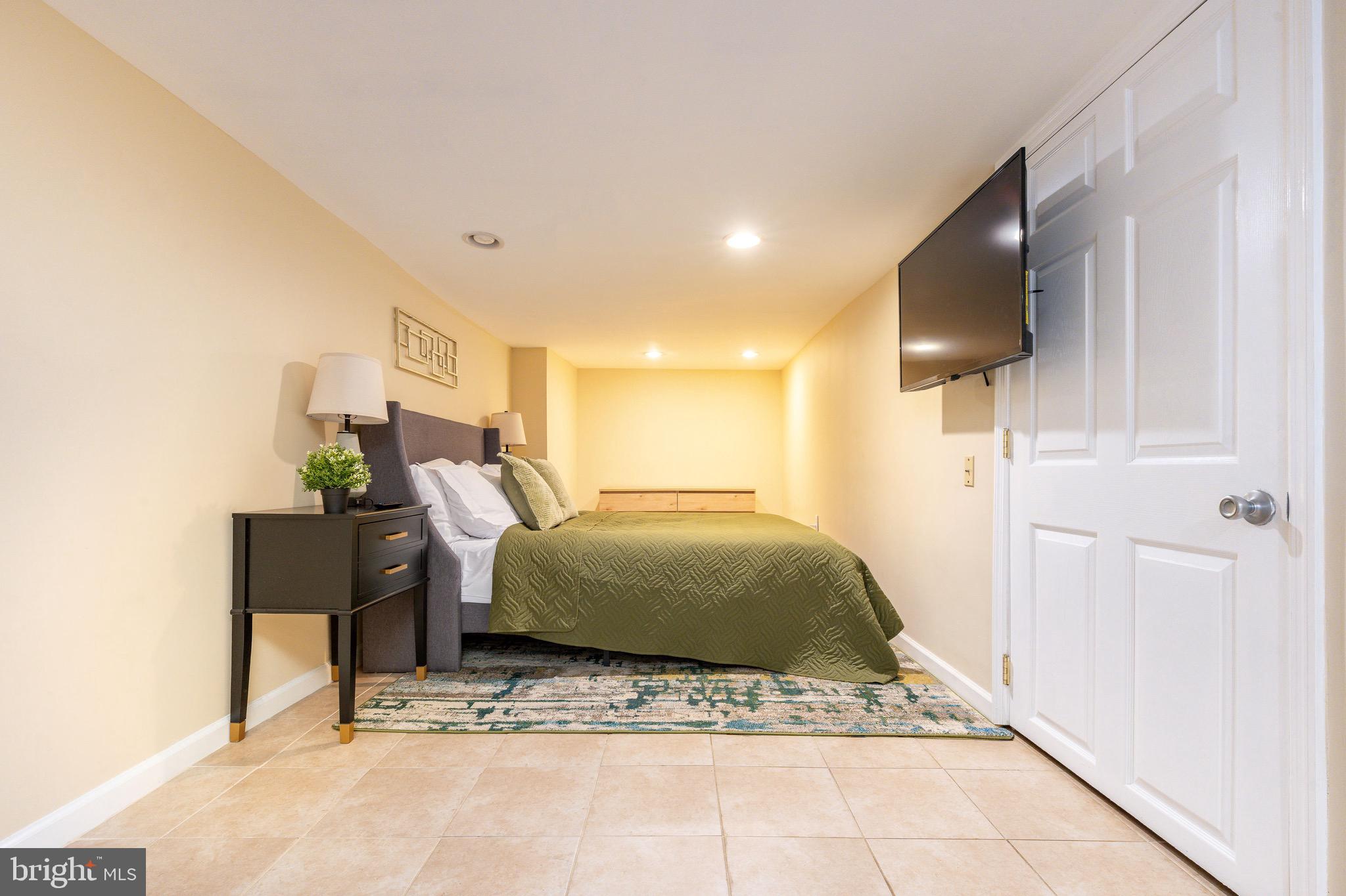 GRADUATE HOSPITAL - Residential