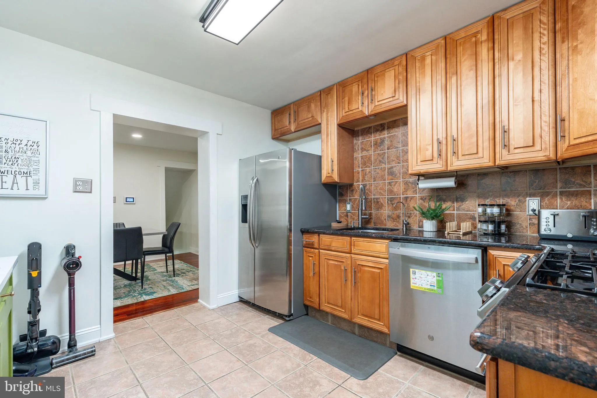 Philadelphia, Pennsylvania 19146, United States, 3 Bedrooms Bedrooms, ,2 BathroomsBathrooms,Residential,Active,185238