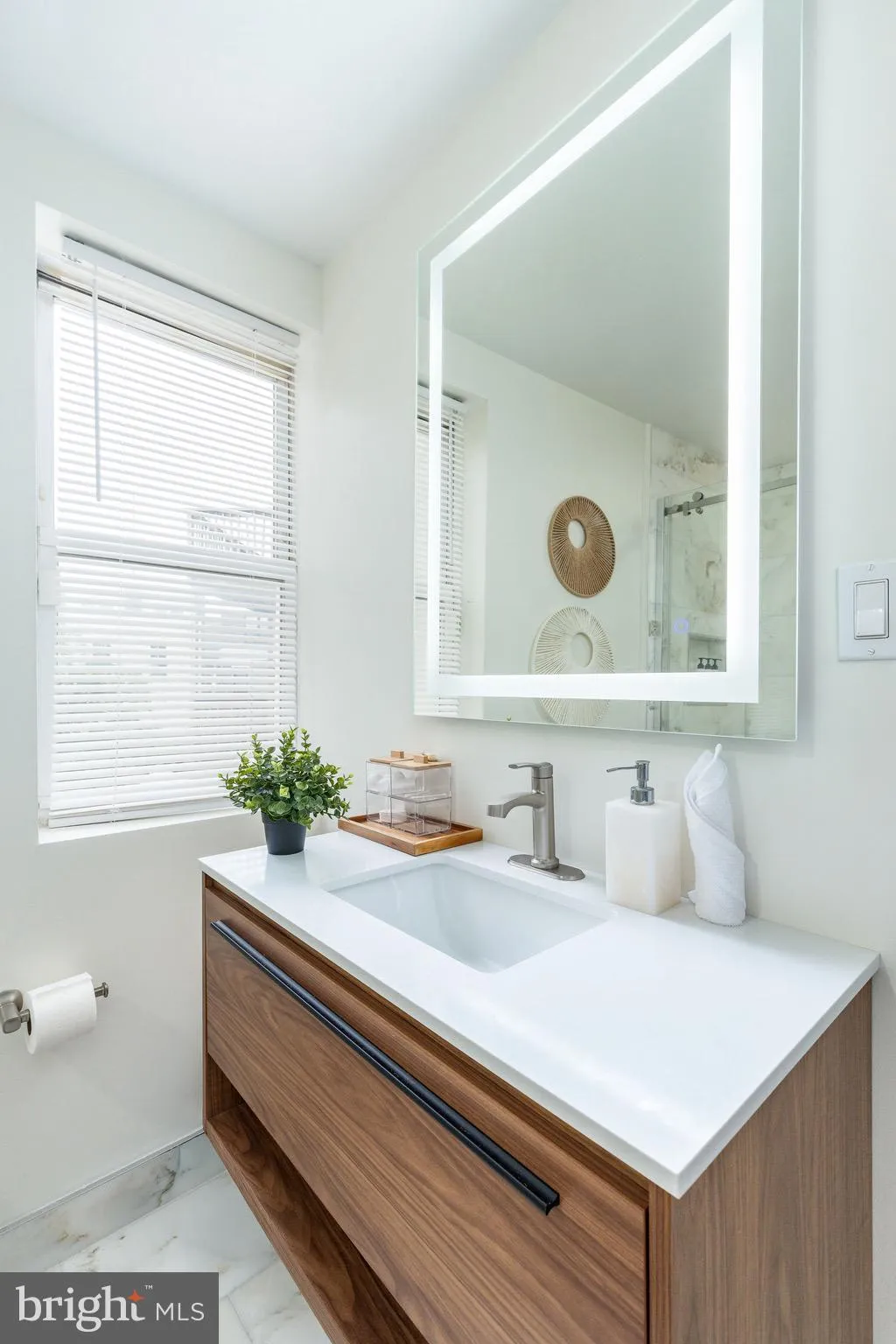 Philadelphia, Pennsylvania 19146, United States, 3 Bedrooms Bedrooms, ,2 BathroomsBathrooms,Residential,Active,185238