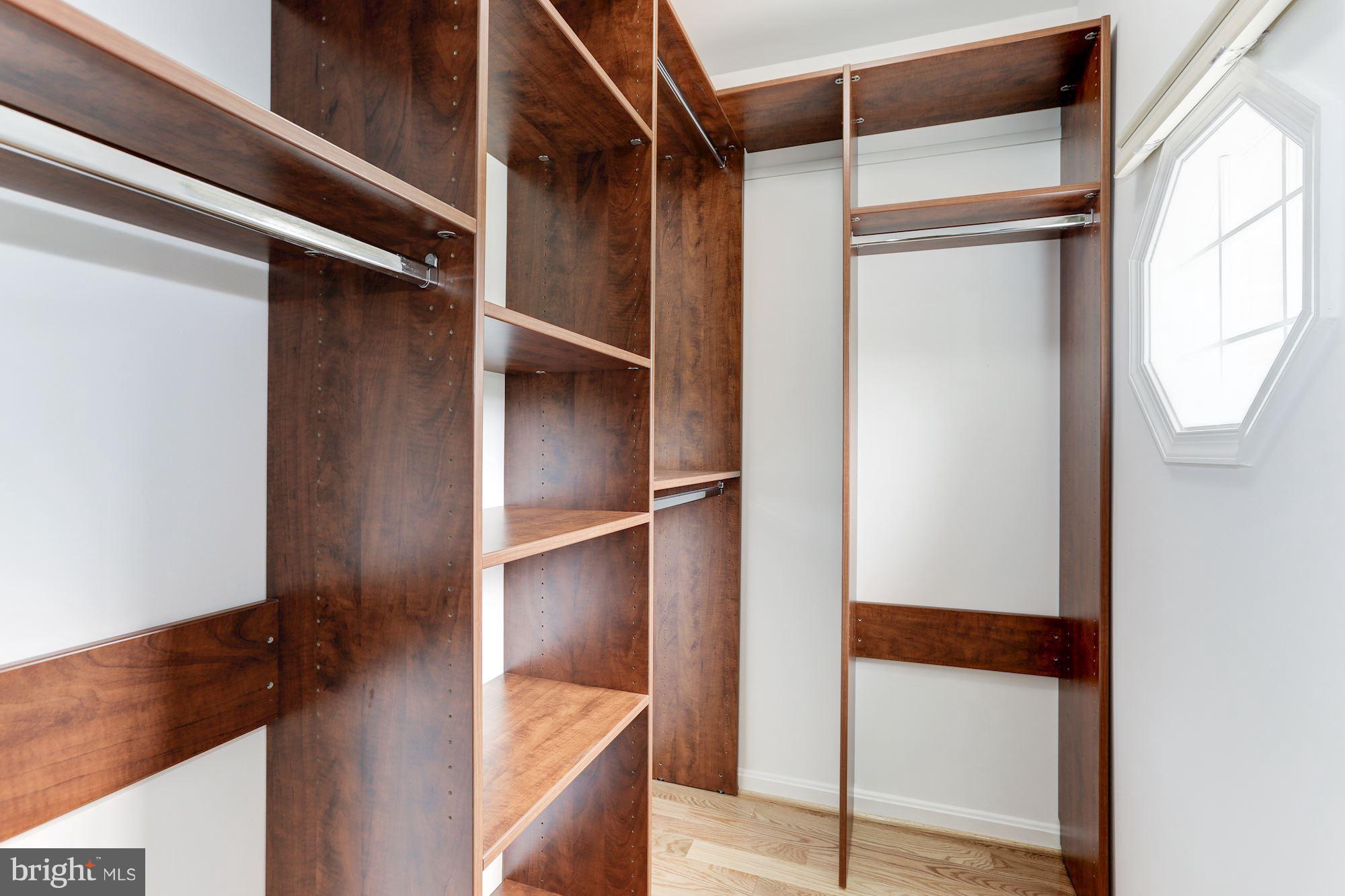 LAKE DEVEREUX - Residential