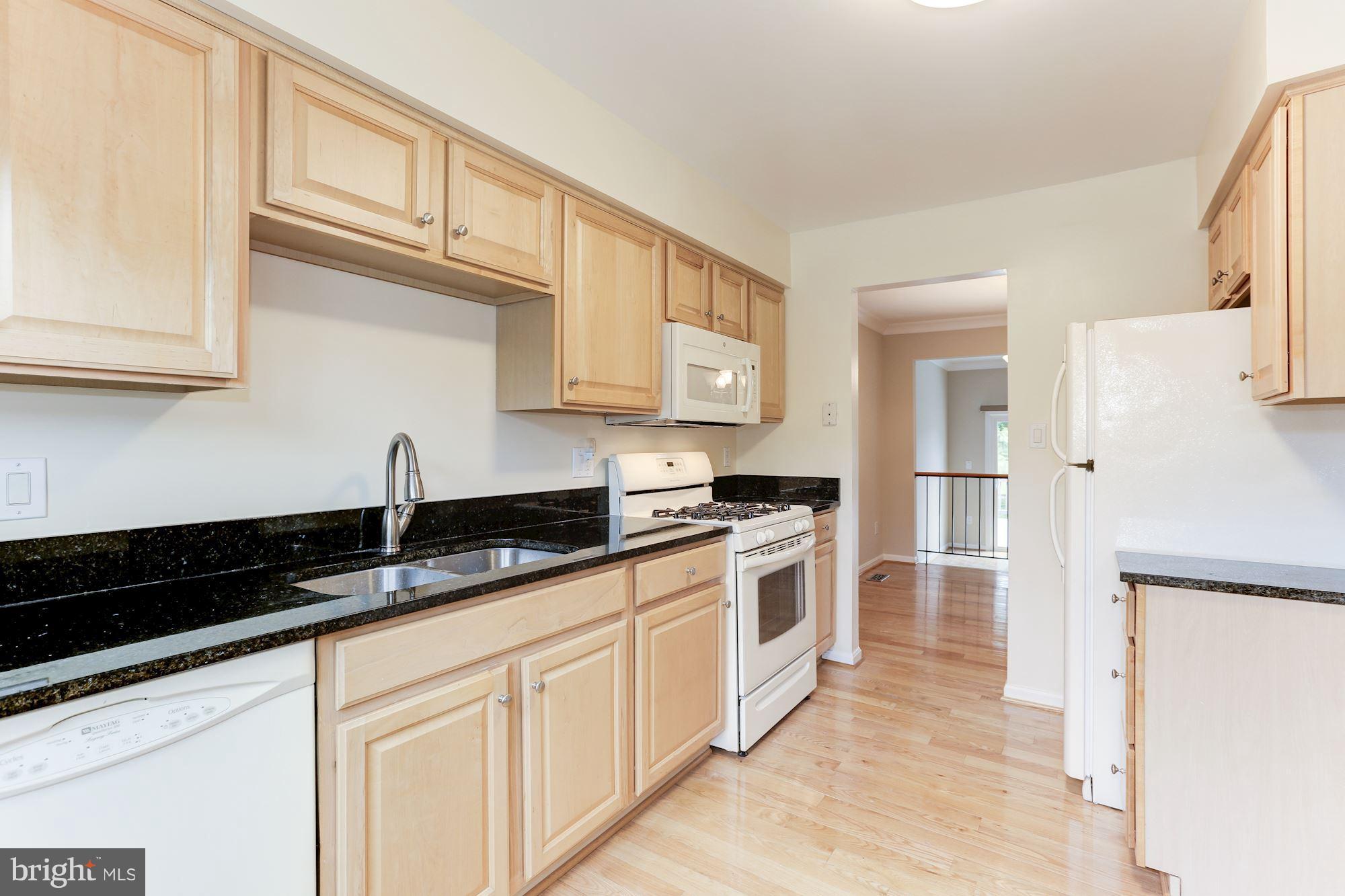 LAKE DEVEREUX - Residential