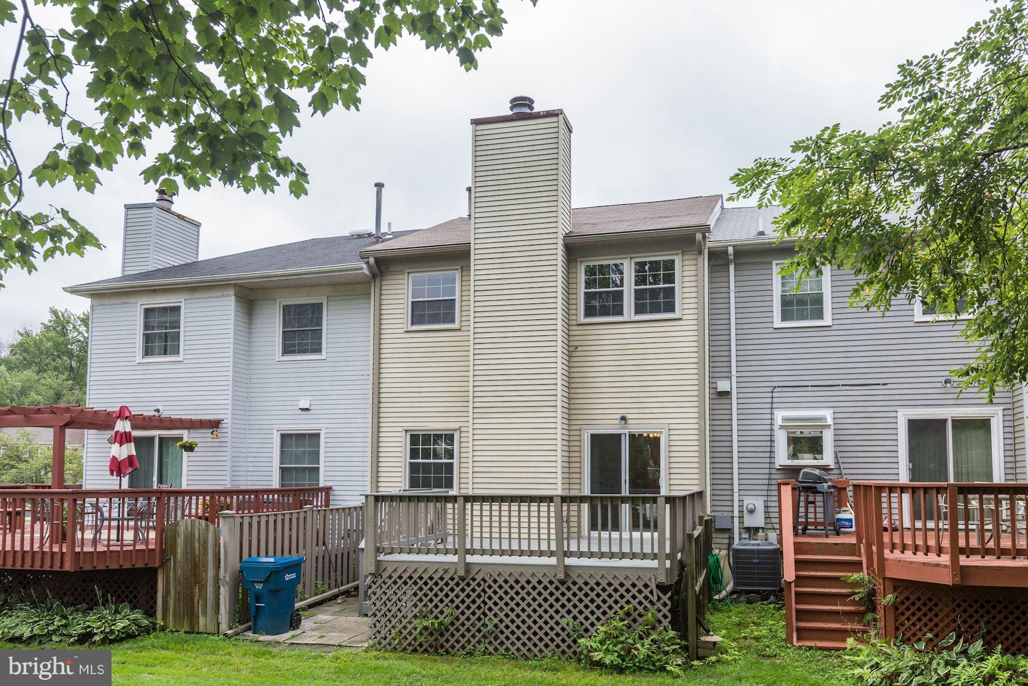 LAKE DEVEREUX - Residential