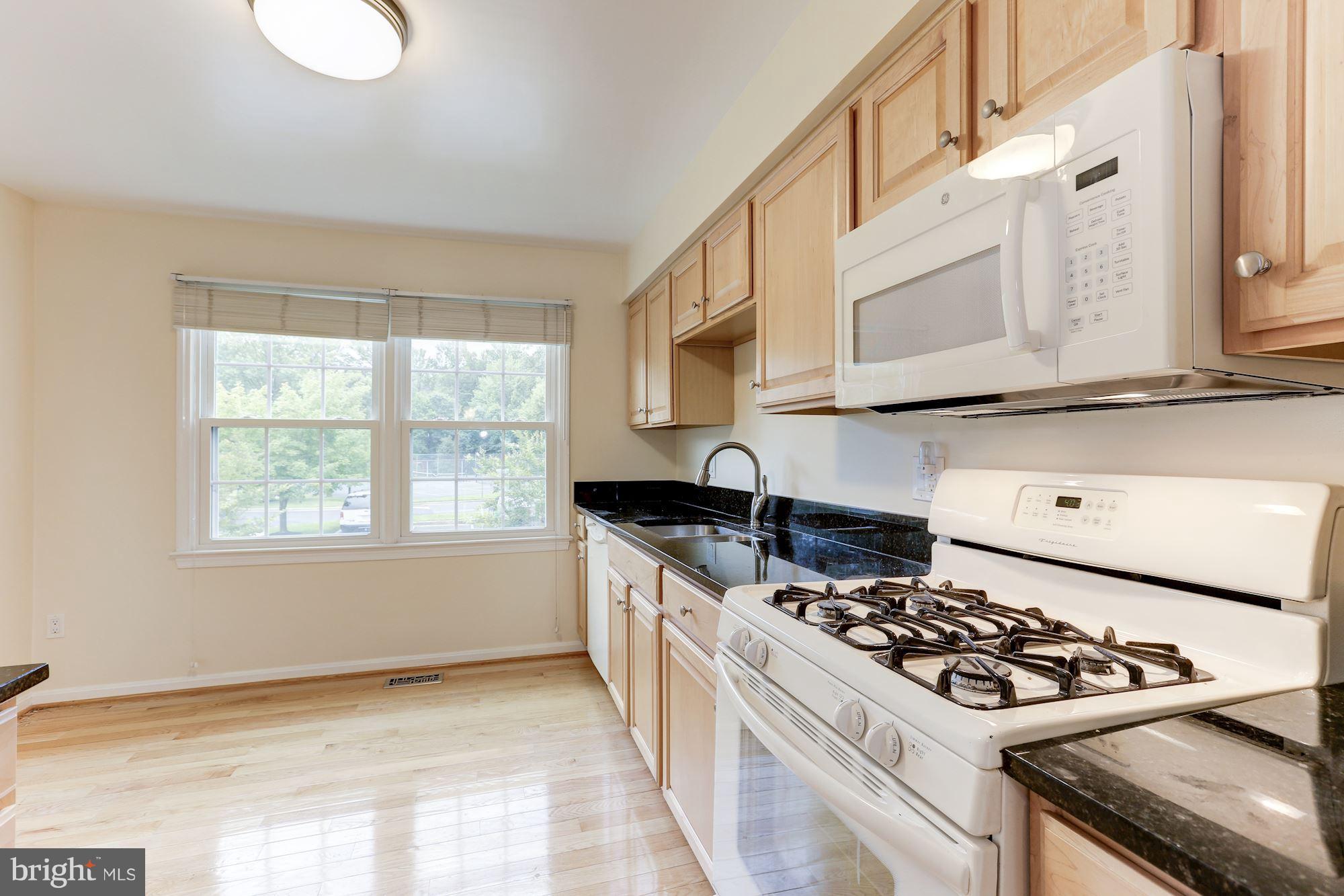 LAKE DEVEREUX - Residential