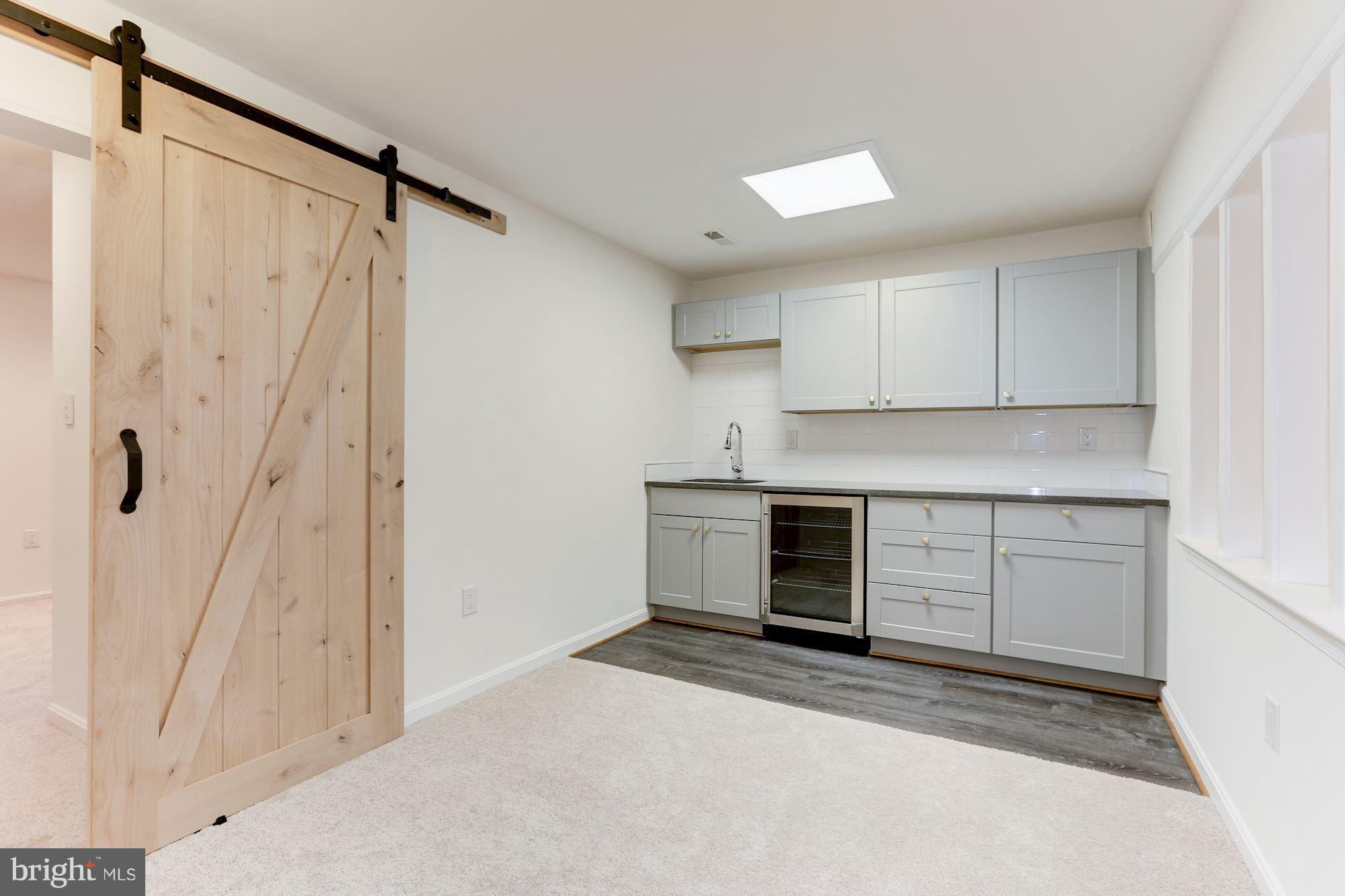 LAKE DEVEREUX - Residential