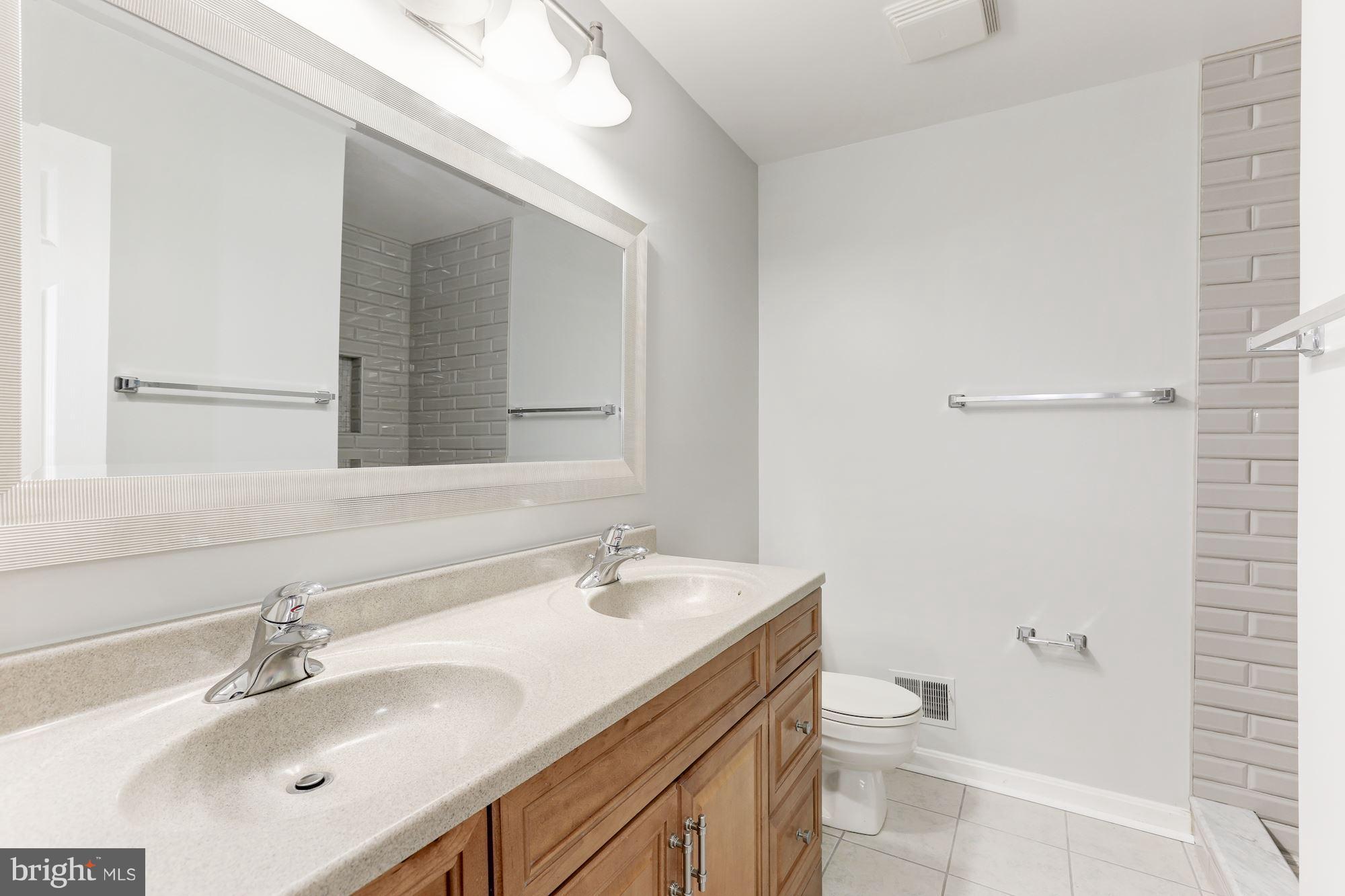 LAKE DEVEREUX - Residential