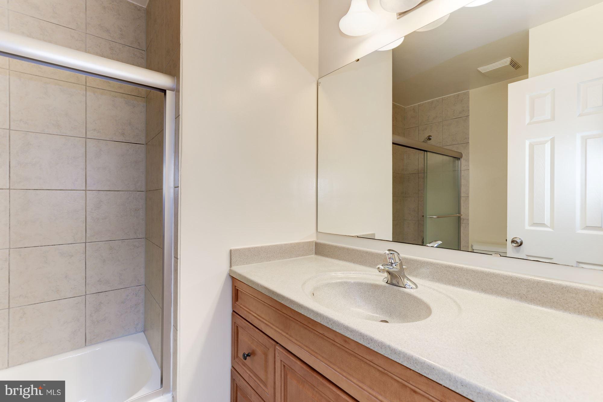 LAKE DEVEREUX - Residential