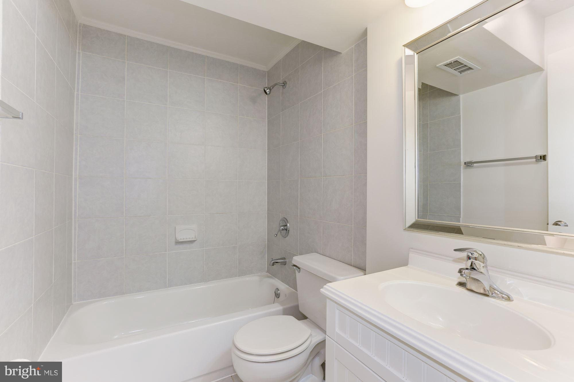 LAKE DEVEREUX - Residential