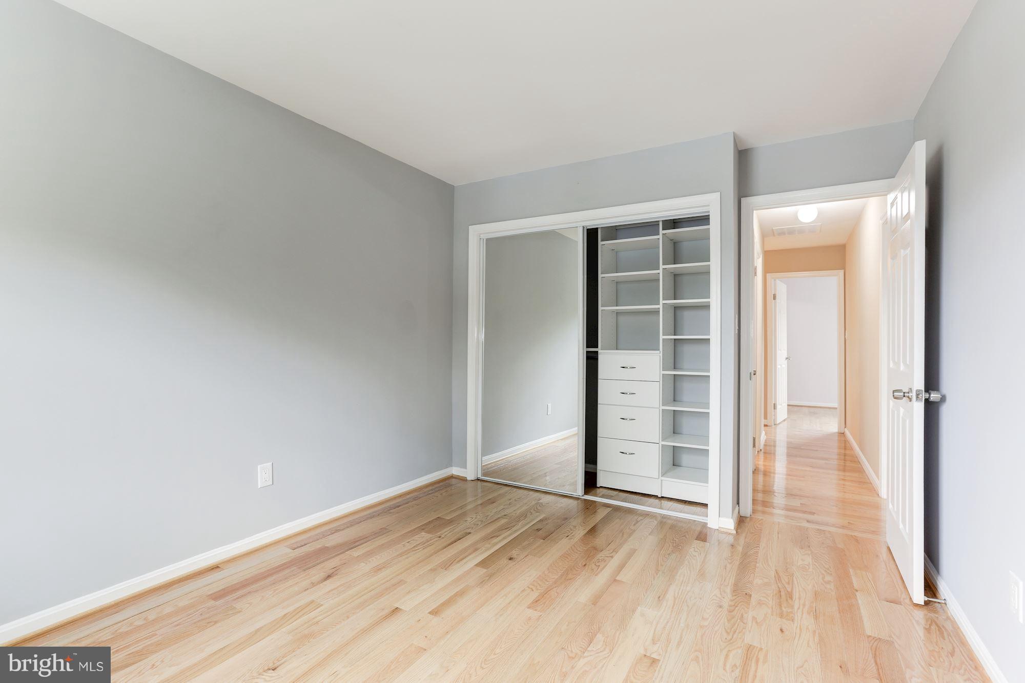 LAKE DEVEREUX - Residential