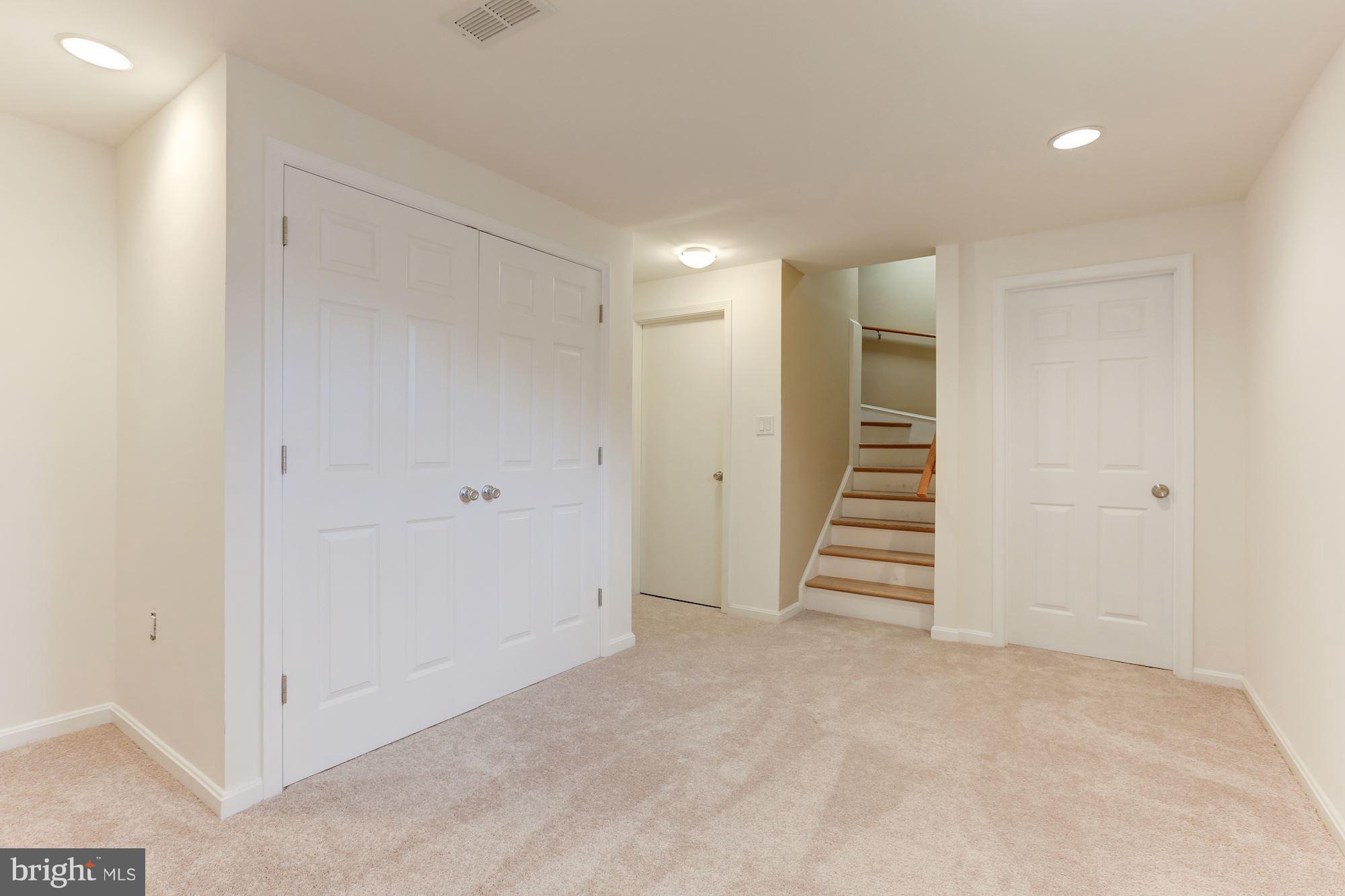 LAKE DEVEREUX - Residential