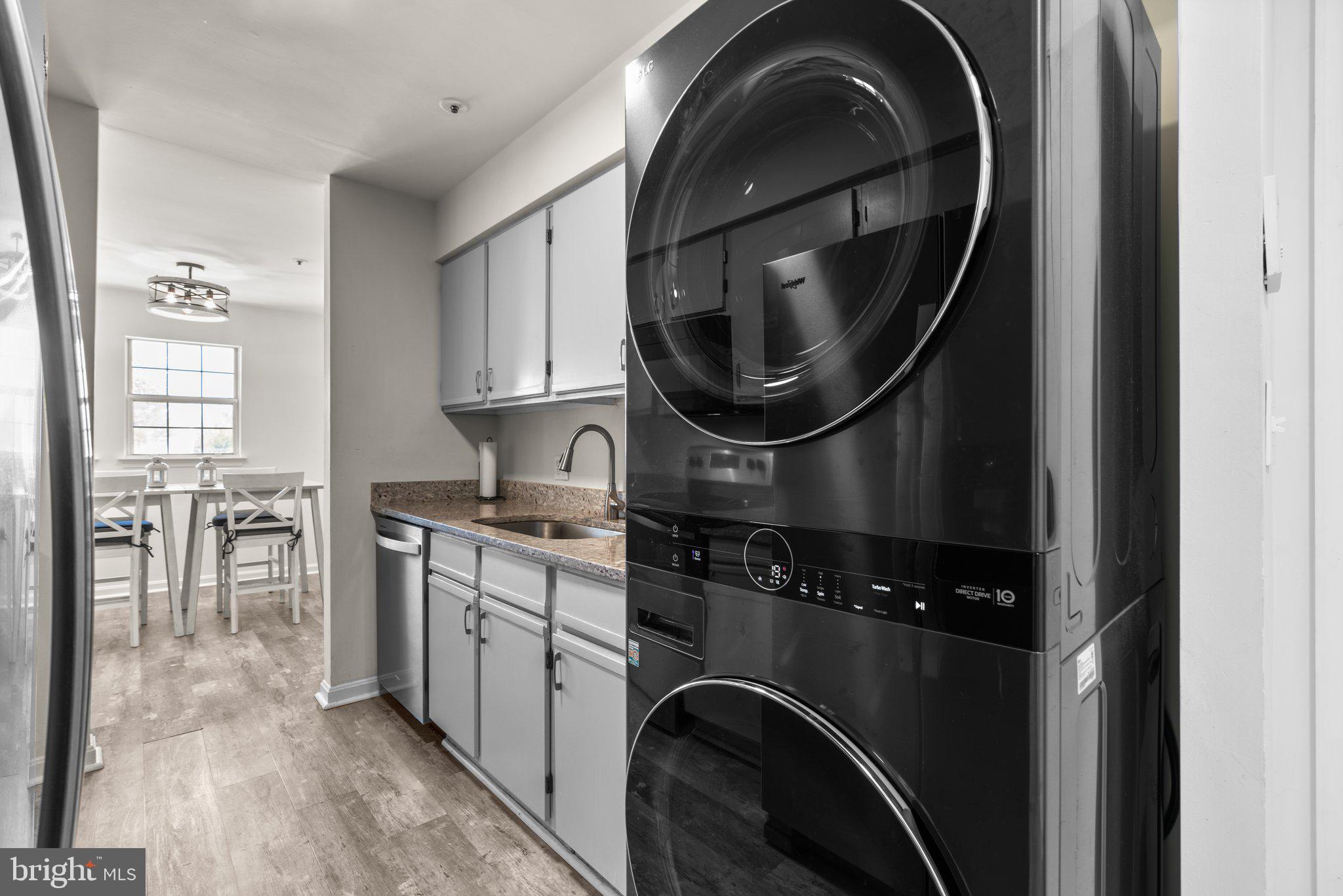 VILLAGE OF MONTGOMERY RUN - Residential