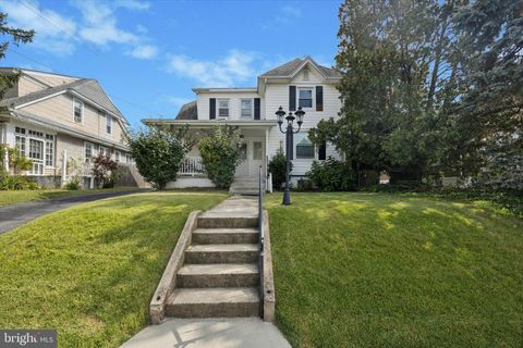 Photo of 11 E Chelton Road, BROOKHAVEN, PA 19015 (MLS # PADE2101468)