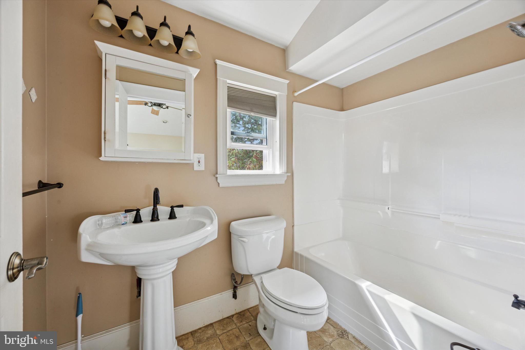 BROOKHAVEN - Residential Lease