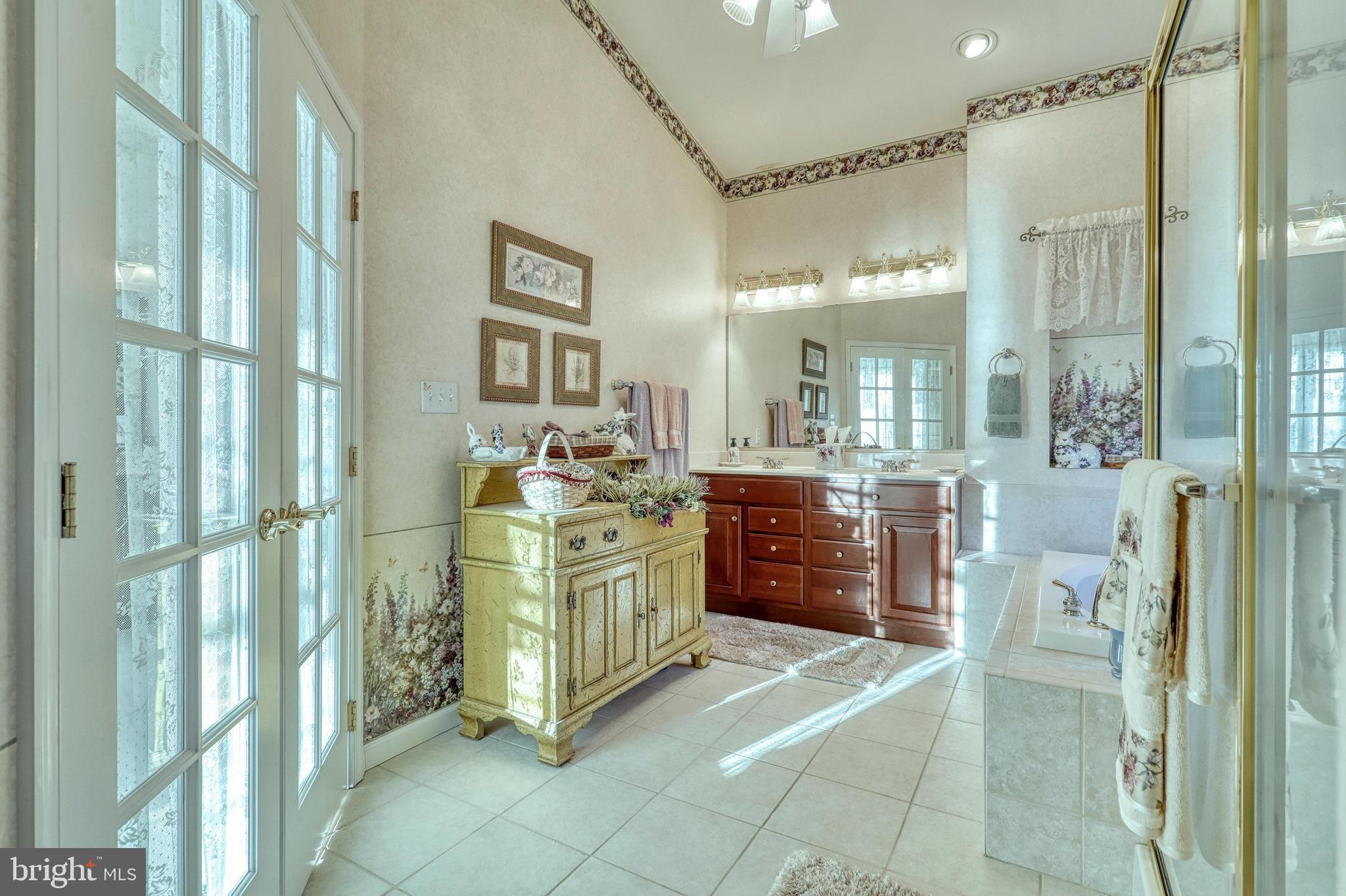 LAKE MEADE - Residential