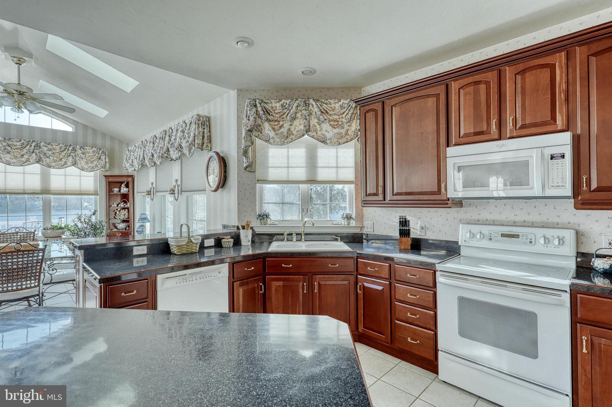 LAKE MEADE - Residential