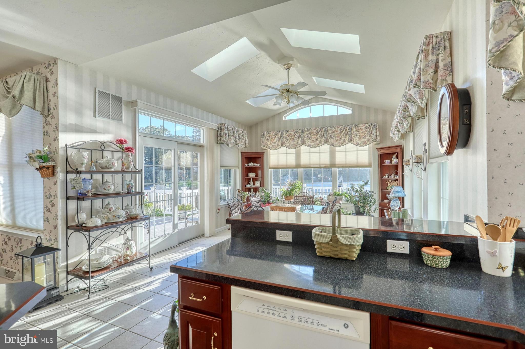 LAKE MEADE - Residential