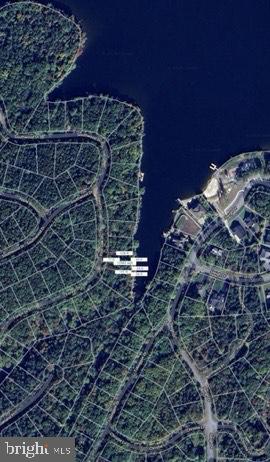 LAKE HOLIDAY ESTATES - Land