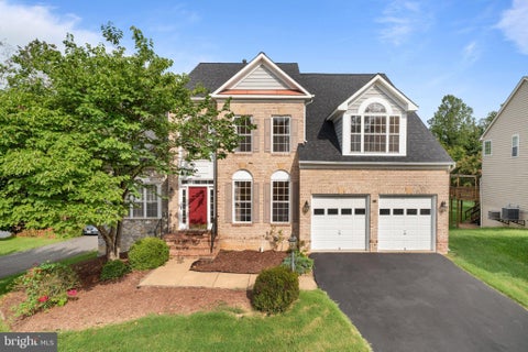 Photo of 7608 Mcweadon Lane, SPRINGFIELD, VA 22150 (MLS # VAFX2339494)